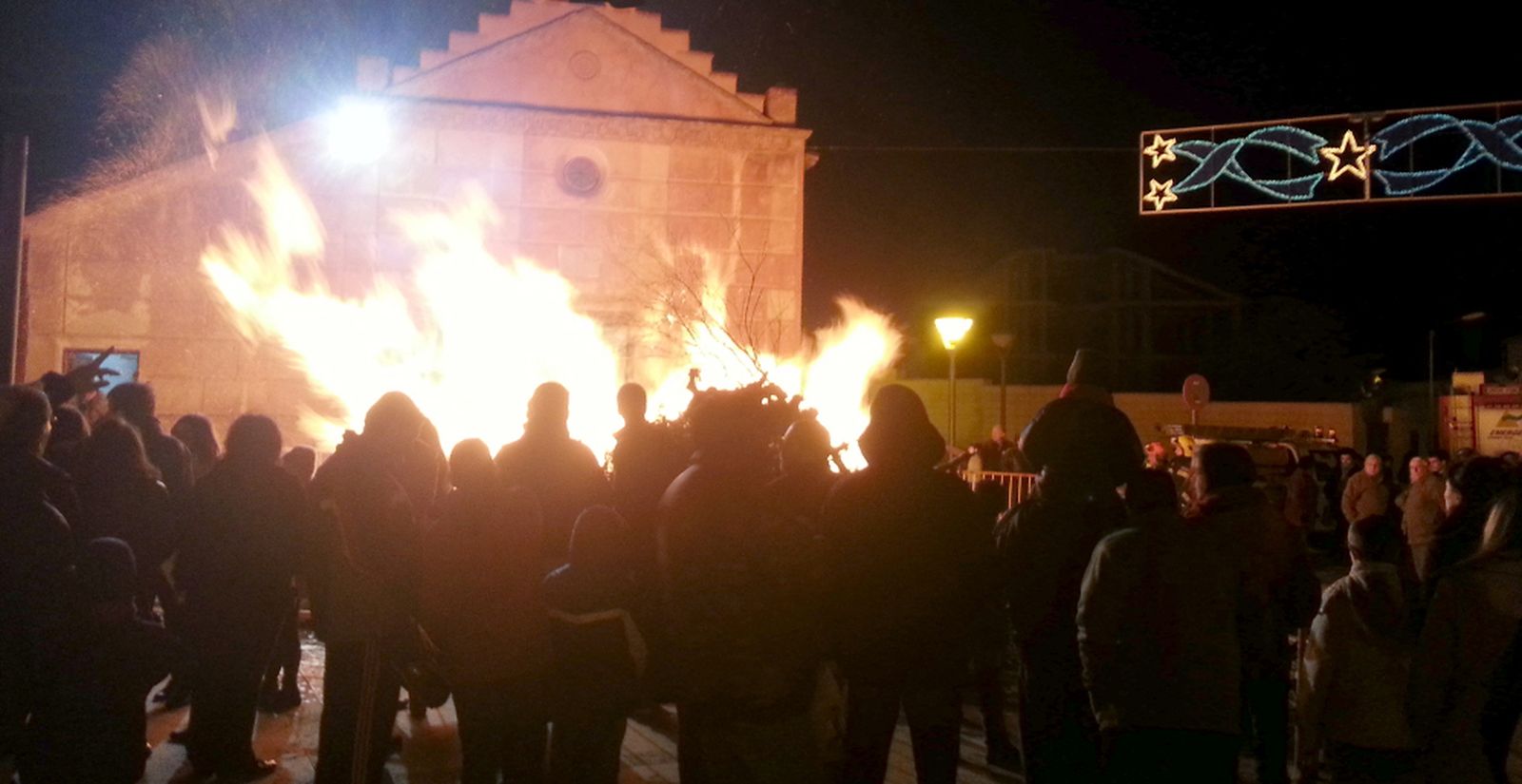 'La Noche de los Chisqueros' prologa a al fiestas de las hogueras de San Antón