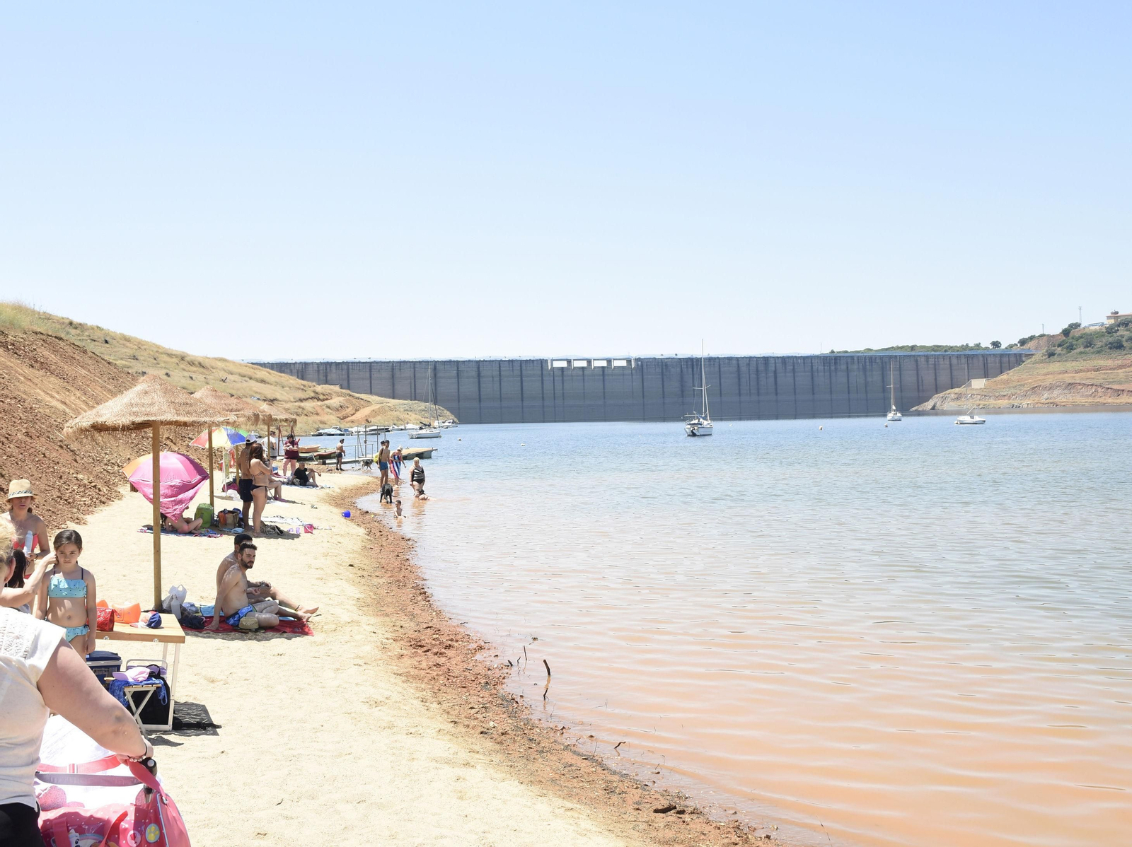 Un recorrido fotográfico por la playa cordobesa de La Breña, la única con Bandera Azul del interior de Andalucía