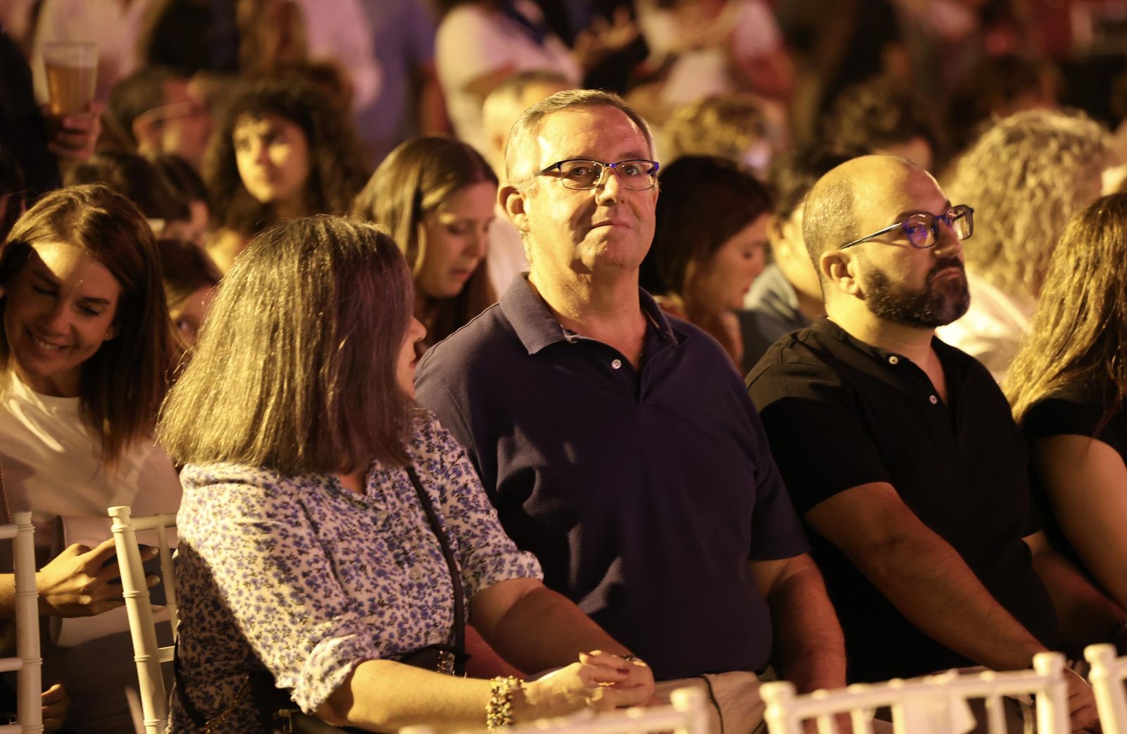 Búscate en el concierto de Hombres G