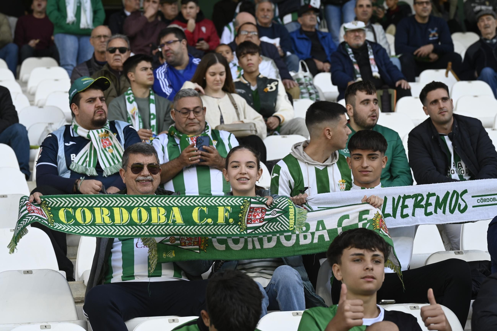 Las mejores fotos del ambiente en El Arcángel para el Córdoba CF - Eibar