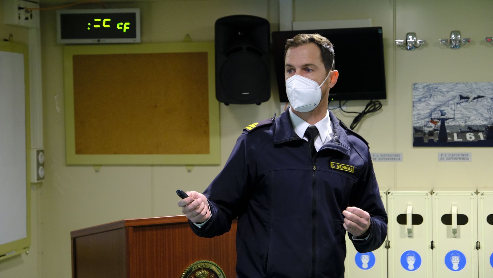 Fotogalería de la visita al portaaviones Juan Carlos I. Puerto de Almería.