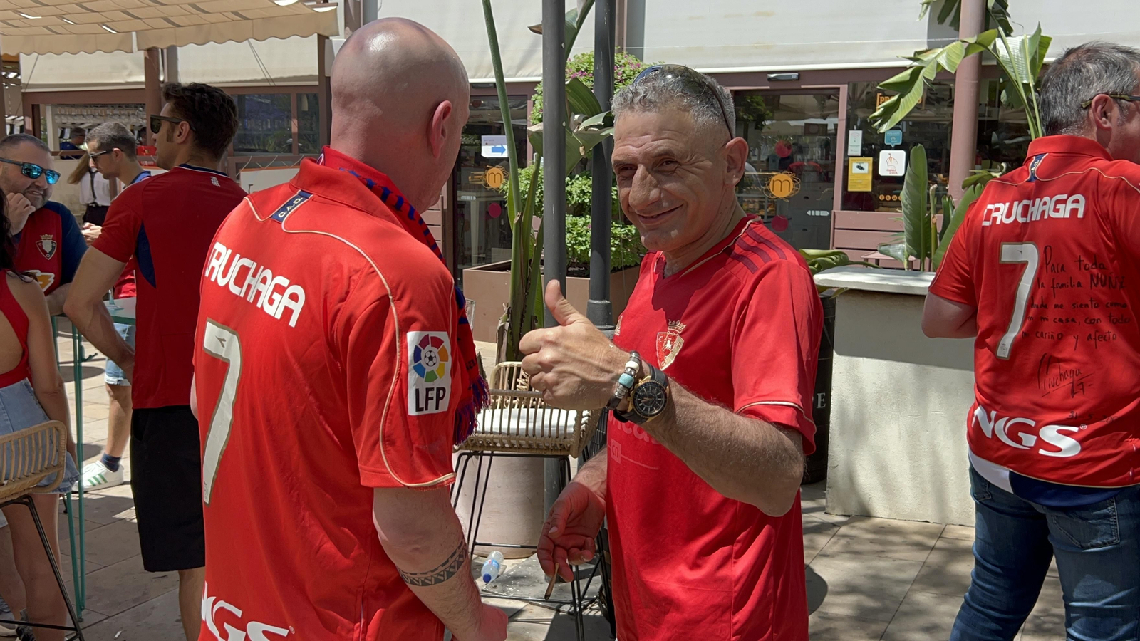 Búscate en la galería gráfica de las aficiones de Osasuna y Real Madrid en Sevilla