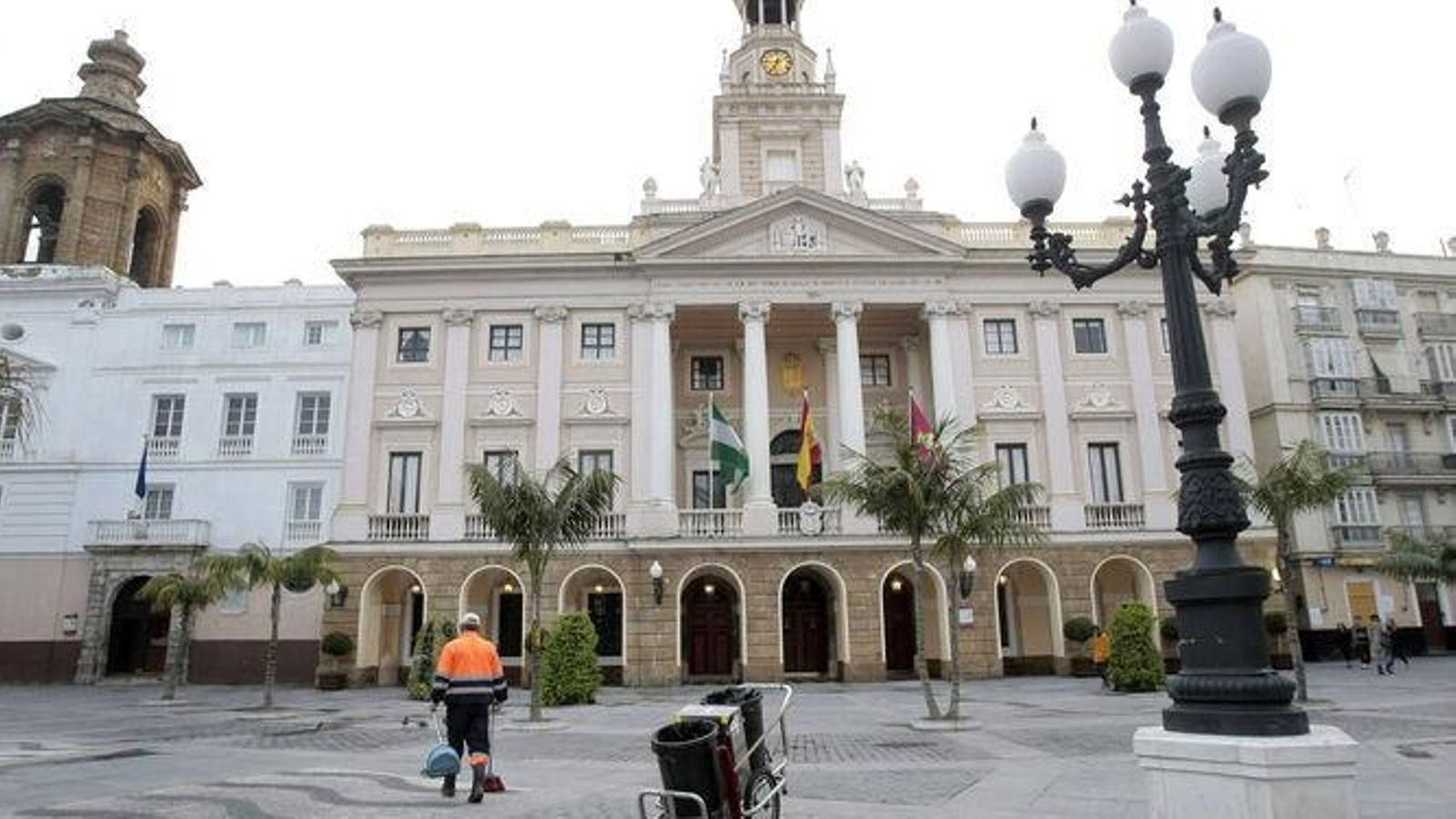 Fachada del Ayuntamiento de Cádiz.