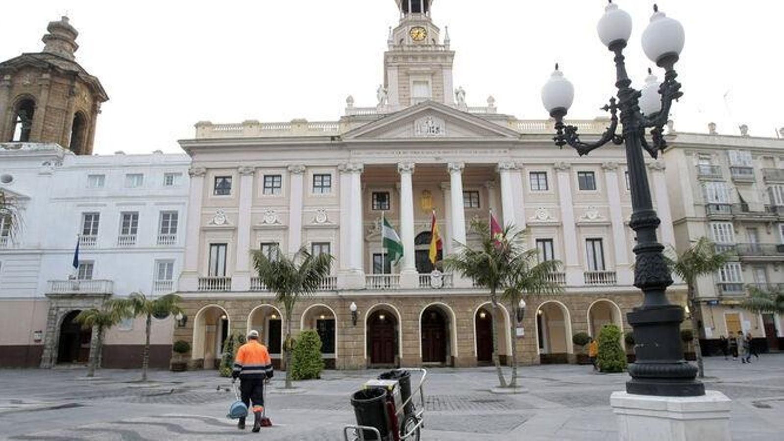 La rocambolesca prueba para 12 plazas de auxiliar administrativo en el Ayuntamiento de Cádiz