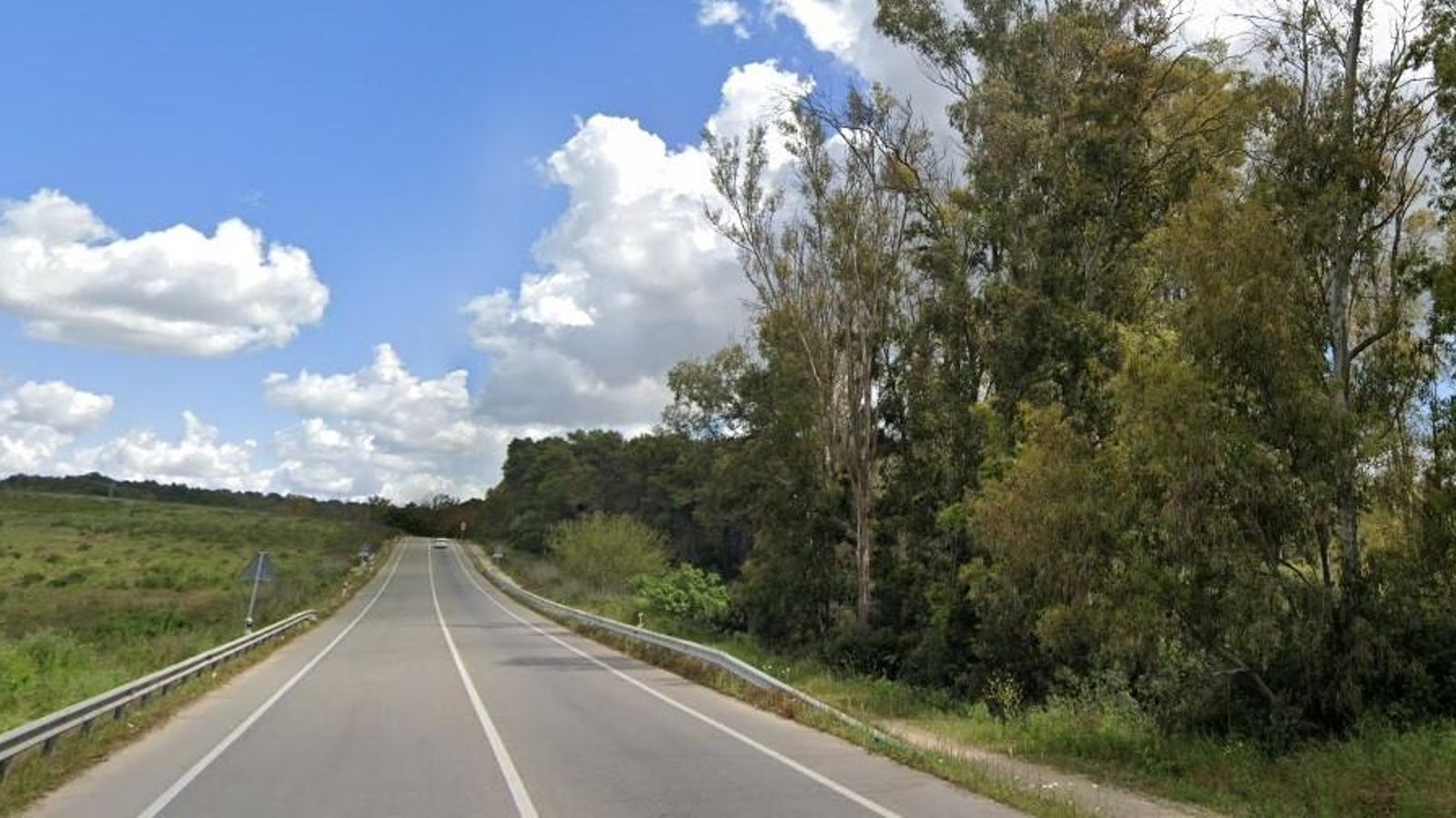 Imagen de la carretera A-2003 que conecta Jerez con La Barca.