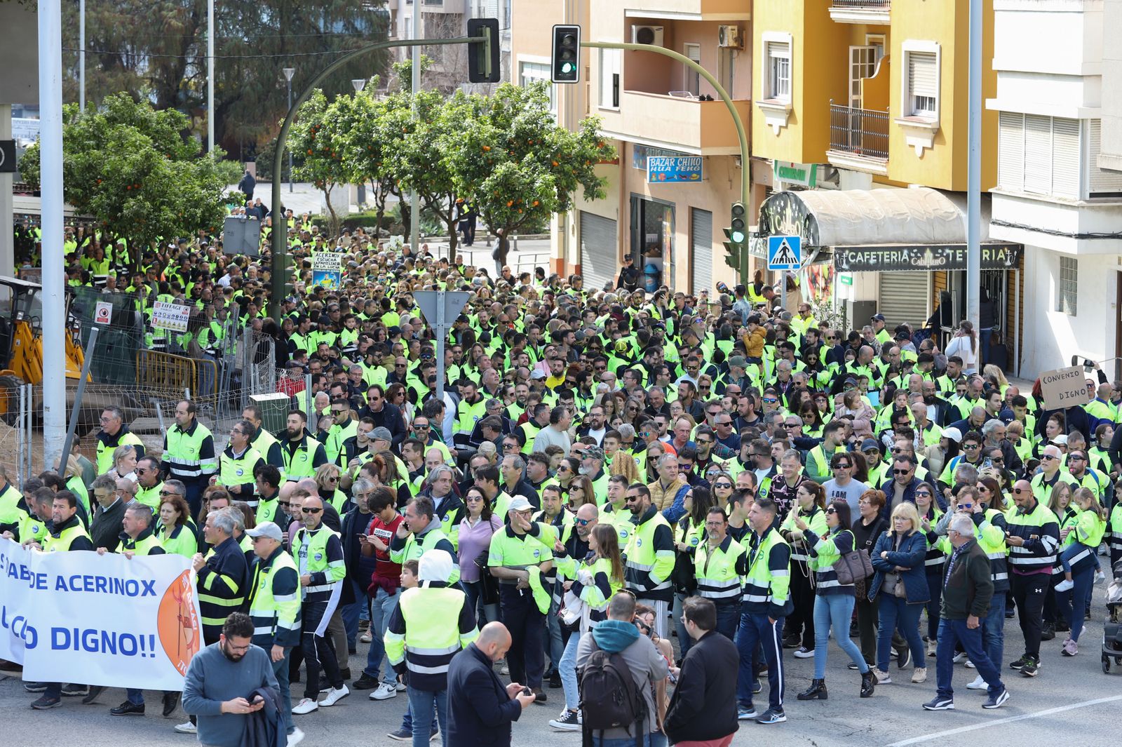 Las fotos de la manifestación de los trabajadores en huelga de Acerinox en Algeciras