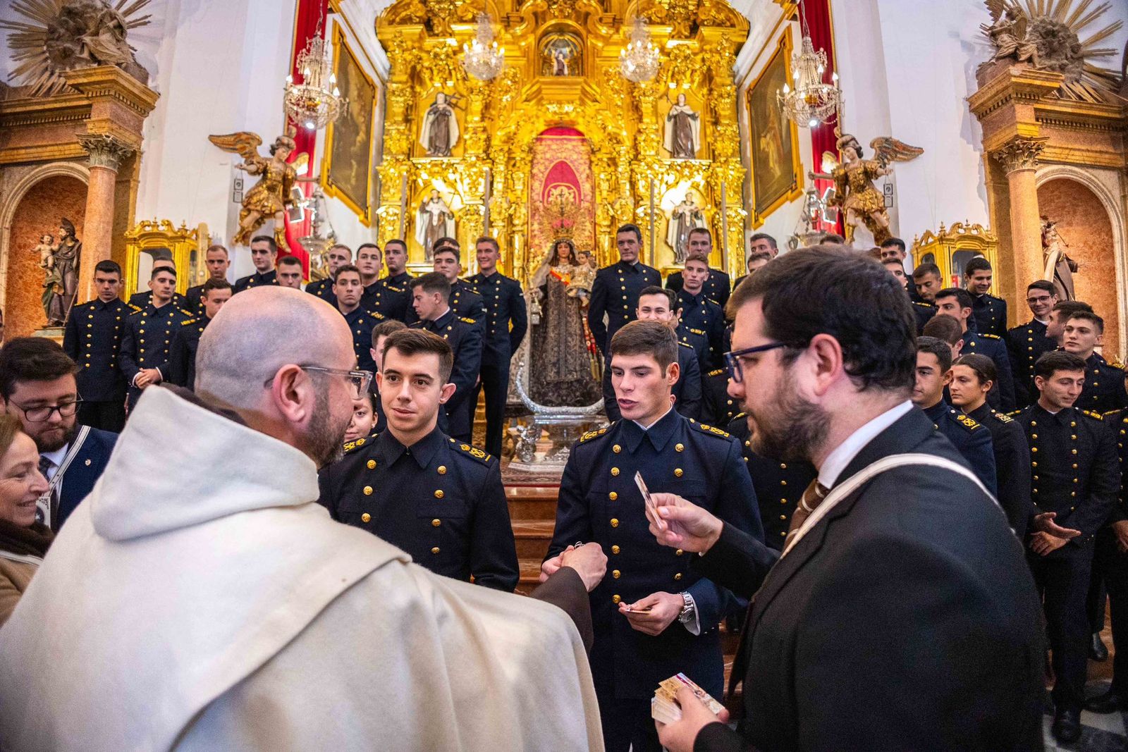 Despedida de los guardiamarinas de la Virgen del Carmen en San Fernando