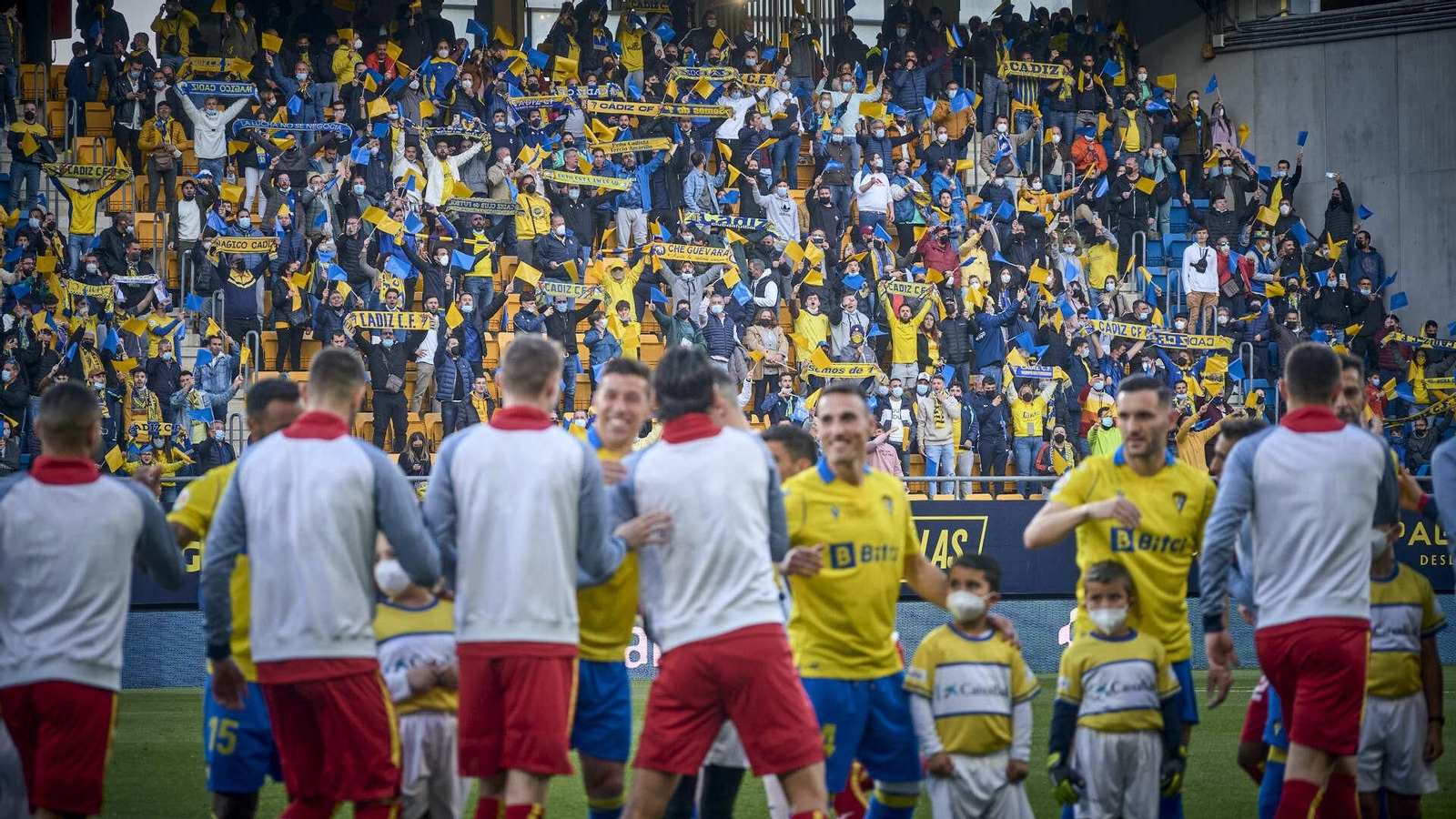 Partido de fútbol entre el Cádiz CF y el Getafe CF.