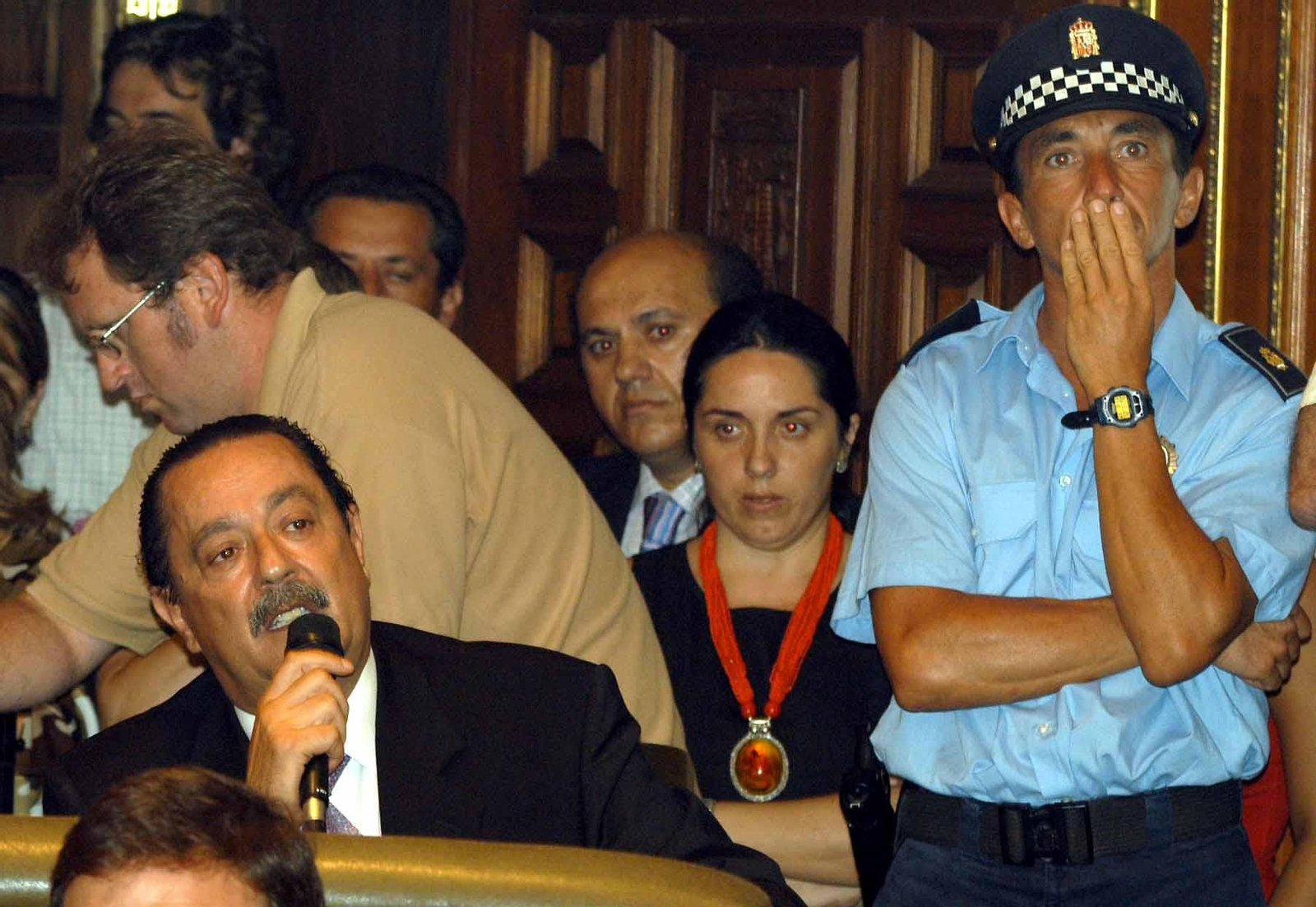 Moción de censura contra el alcalde de Marbella, Julián Muñoz, agosto 2003.