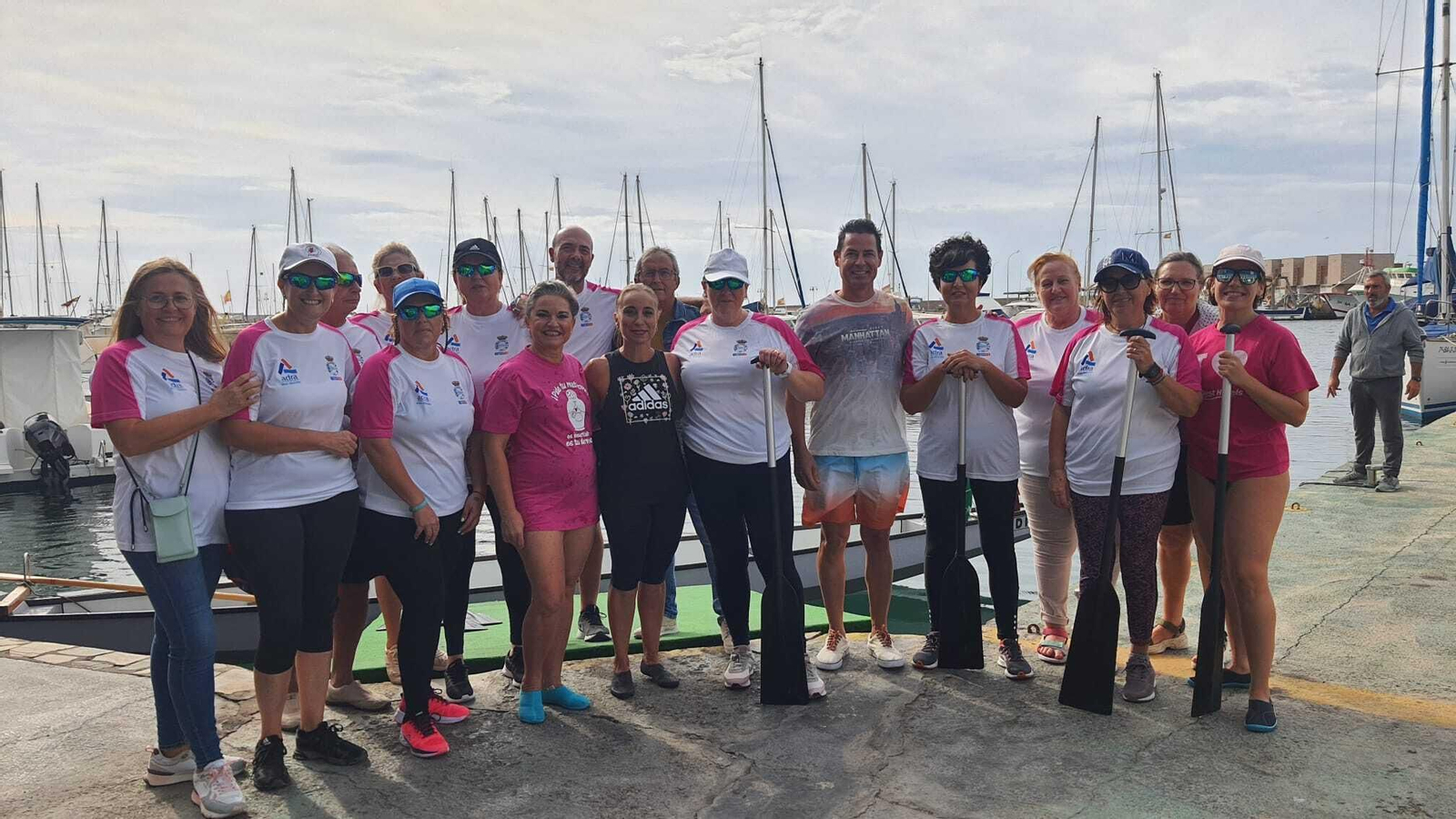 El Distrito Sanitario Poniente invita a practicar ‘dragon boat’ en el Día Contra el Cáncer de Mama