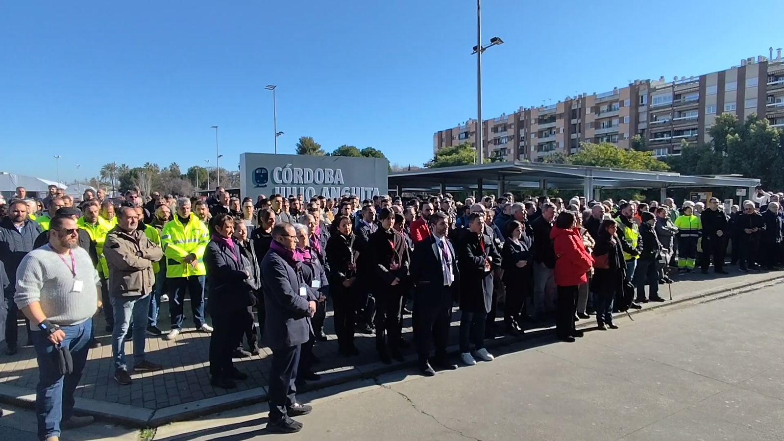 Cinco minutos de silencio en la estación de Renfe de Córdoba por las víctimas de Adamuz