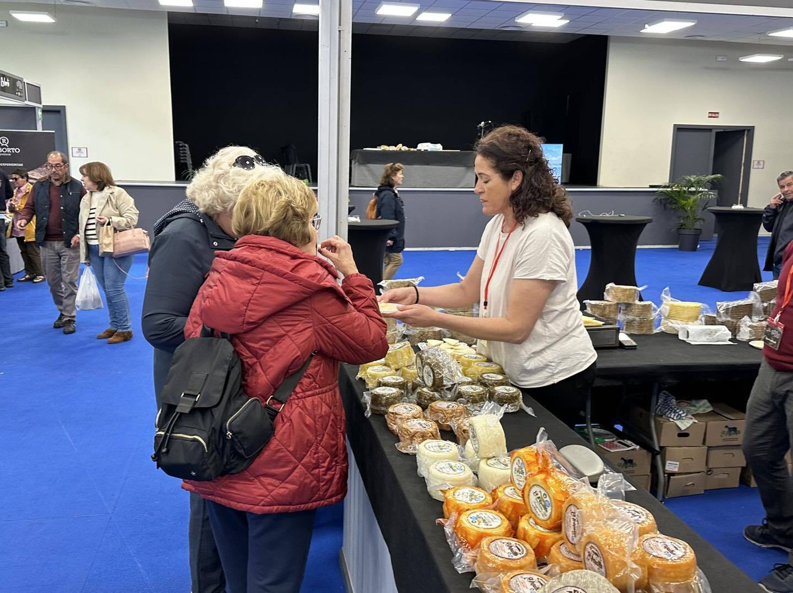 Un recorrido en imágenes por la Feria del Queso de Los Pedroches en Hinojosa del Duque