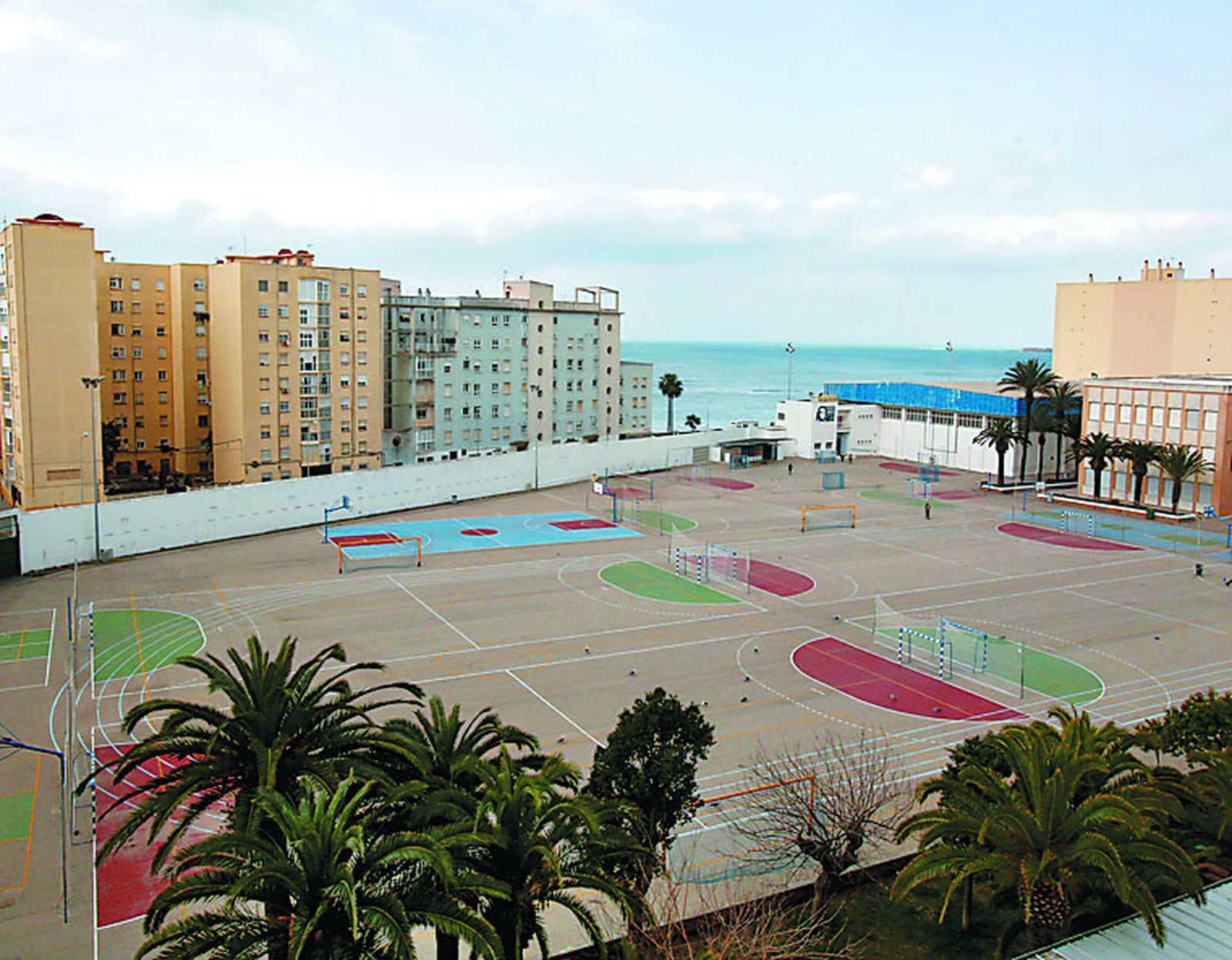 El patio del colegio San Felipe Neri, uno de los centros concertados de la ciudad.