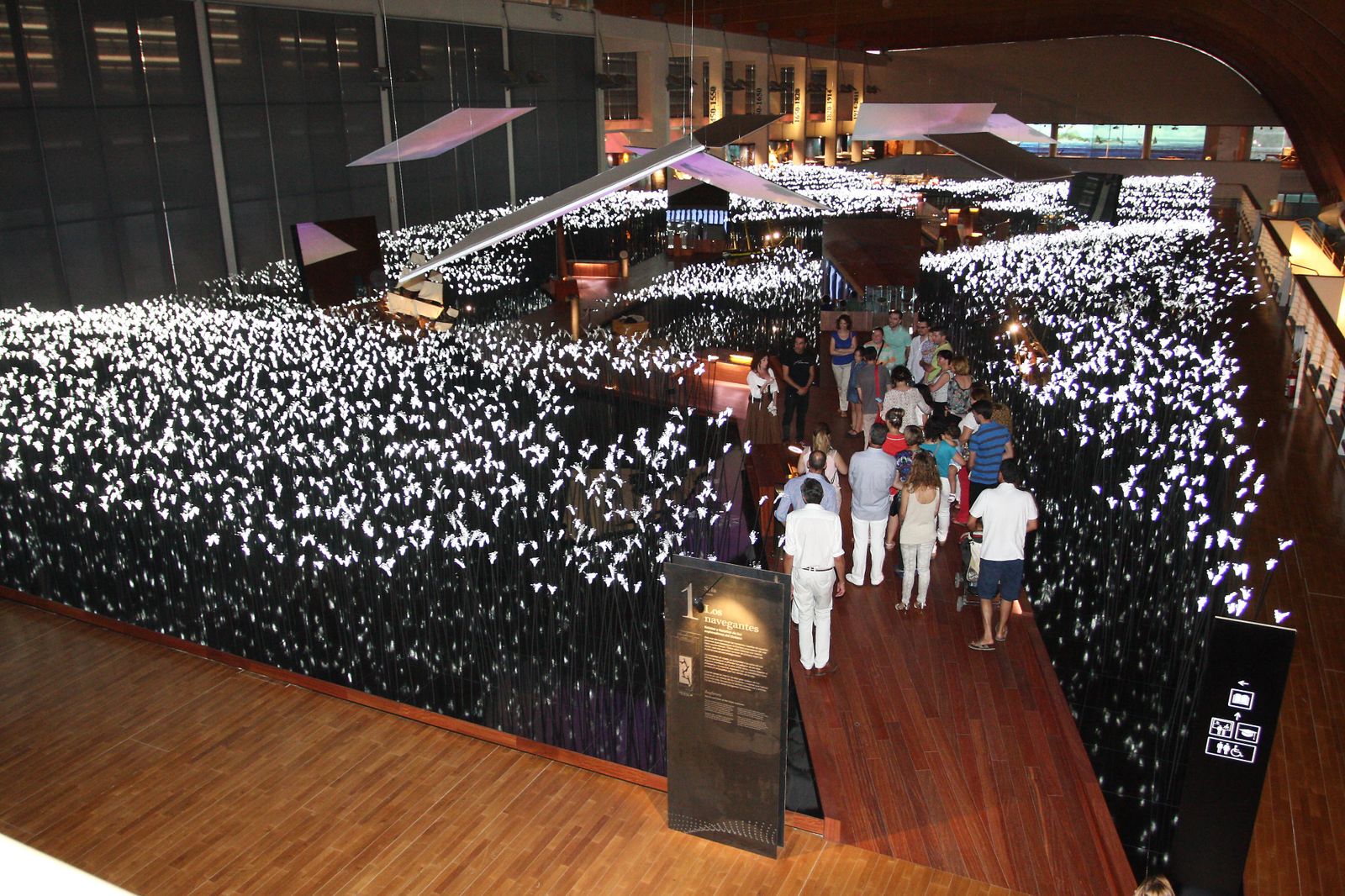 Los talleres de Engranajes Ciencia van dirigidos tanto a adultos como niños.