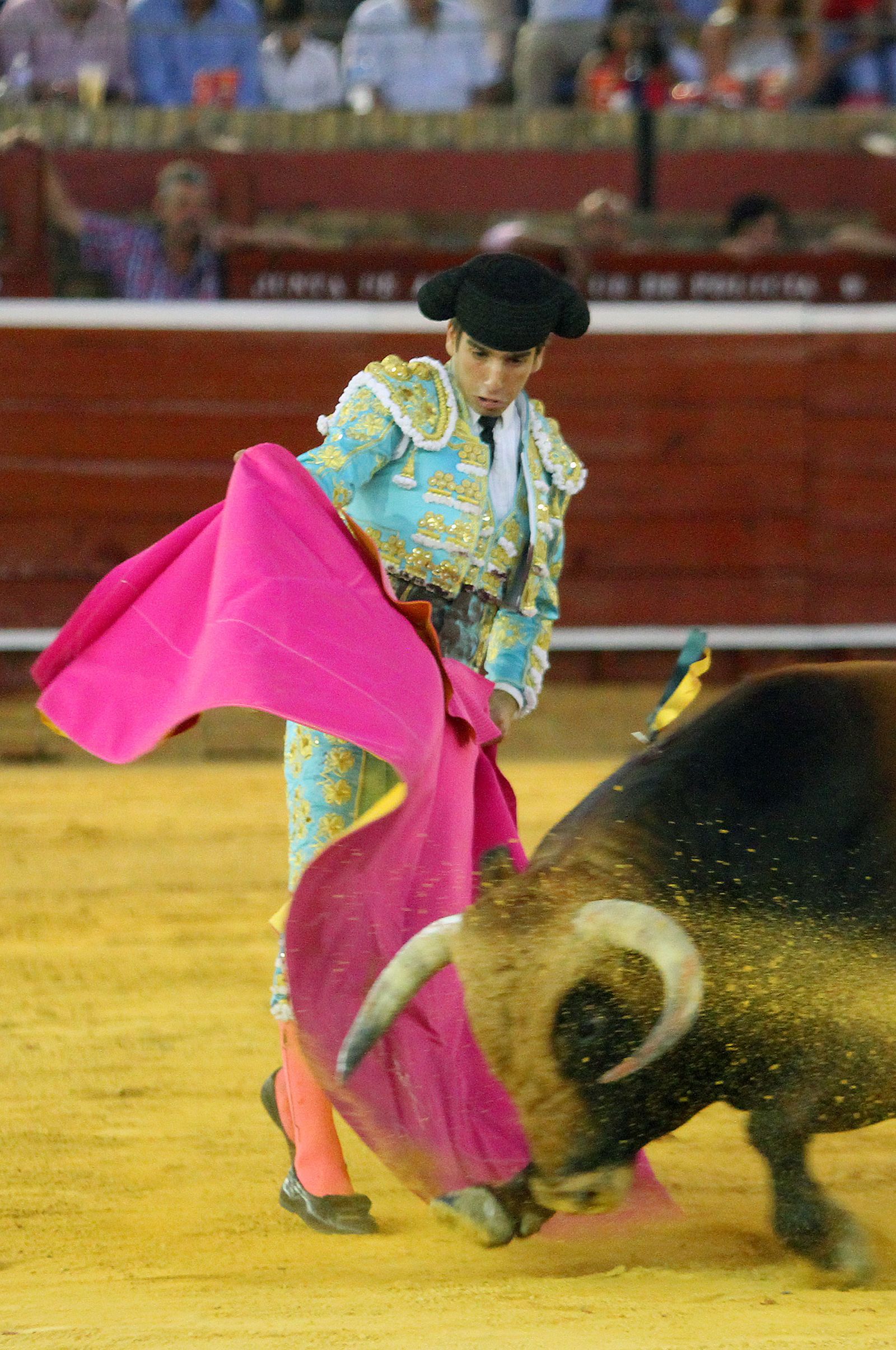 Imágenes de la Novillada de Rafael Serna, Emilio Silvera y Rodrigo Molina.