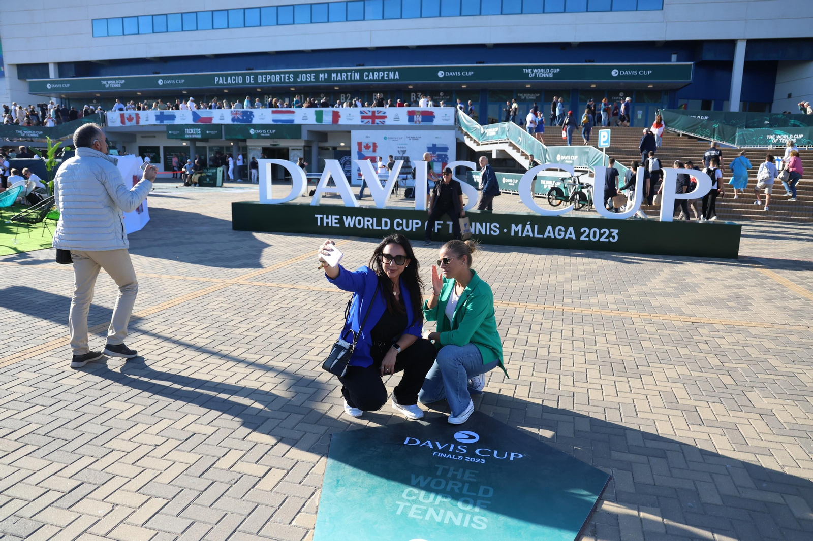 Gran ambiente en el estreno de la Copa Davis en Málaga