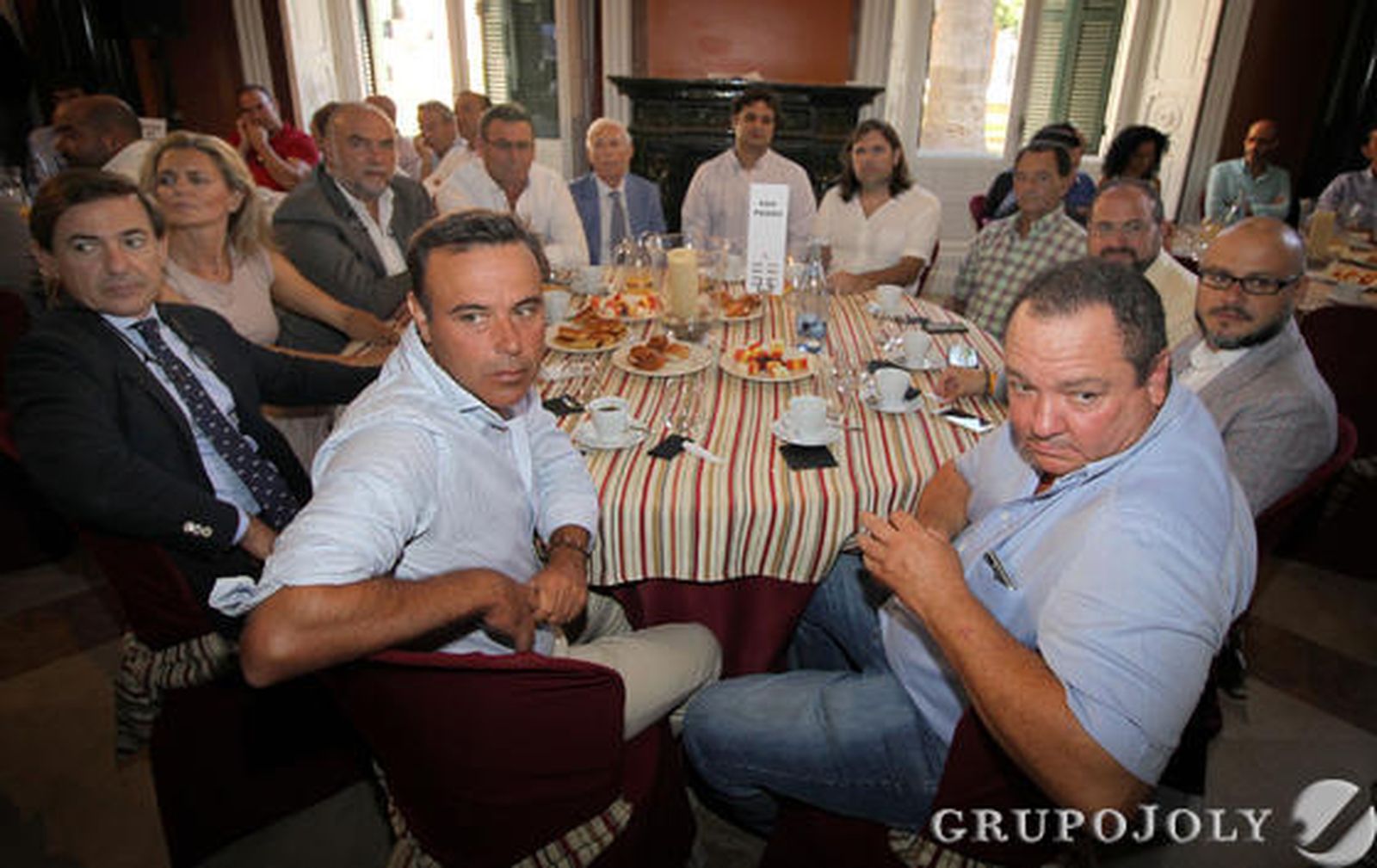 Javier Blanco, director de Asesoría Blanco; Francisco Campos, Nueva Olba; Carlos Cañete, gestor Agrupación Ríaumbría; Michael Dumois, gerente de Cedico; Roberto Fernández, gerente de Gaudía Consulting; Encarna González, gerente LG ingeniería; Armando Jiménez, gerente Venalcadi; Rafael Morales, gerente Canteras Reunidas; Luis Palma; Juan Reales, Agroberries Reales; Miguel Ángel Rivas; Rafael Caballero; Joaquín Leandro. / Fotos: A. Domínguez y Canterla
