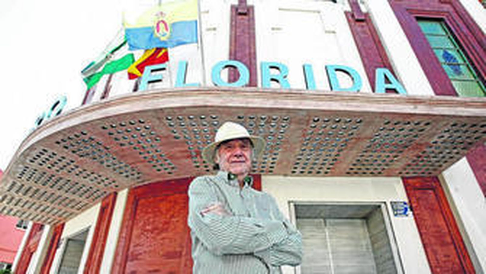 Miguelete, ante el teatro Florida, donde ofrecerá su monólogo el 3 de octubre.