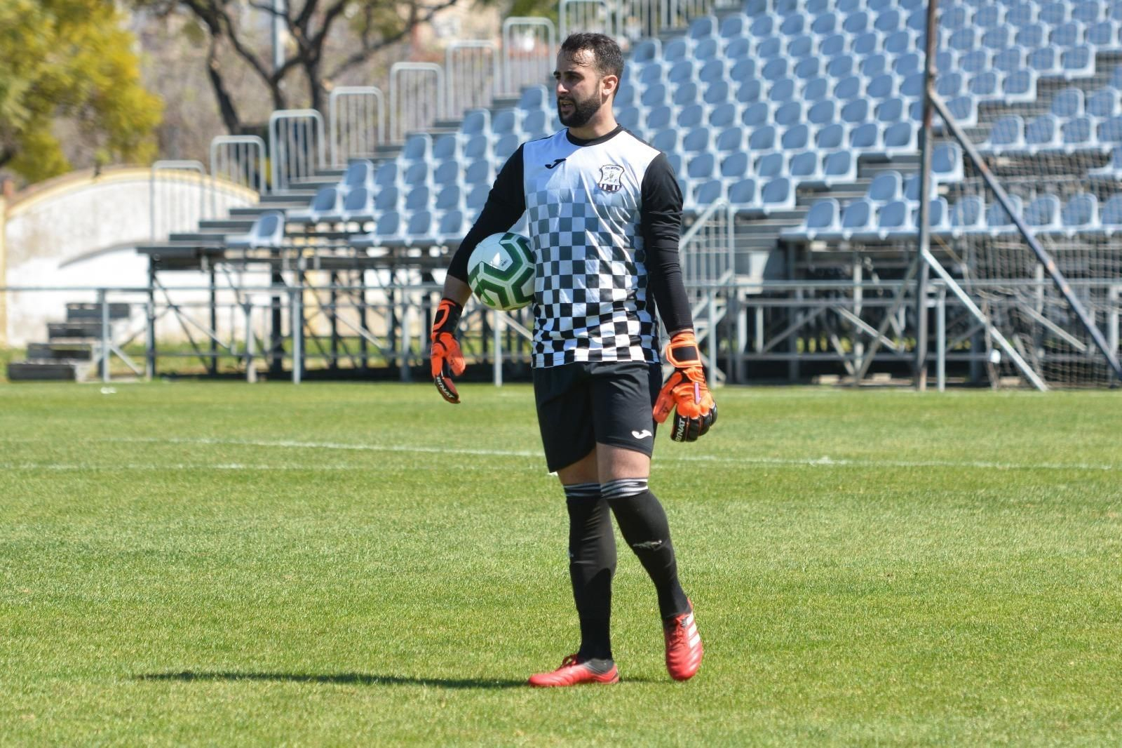 Rubén Zarzuela fue expulsado en el segundo penalti.