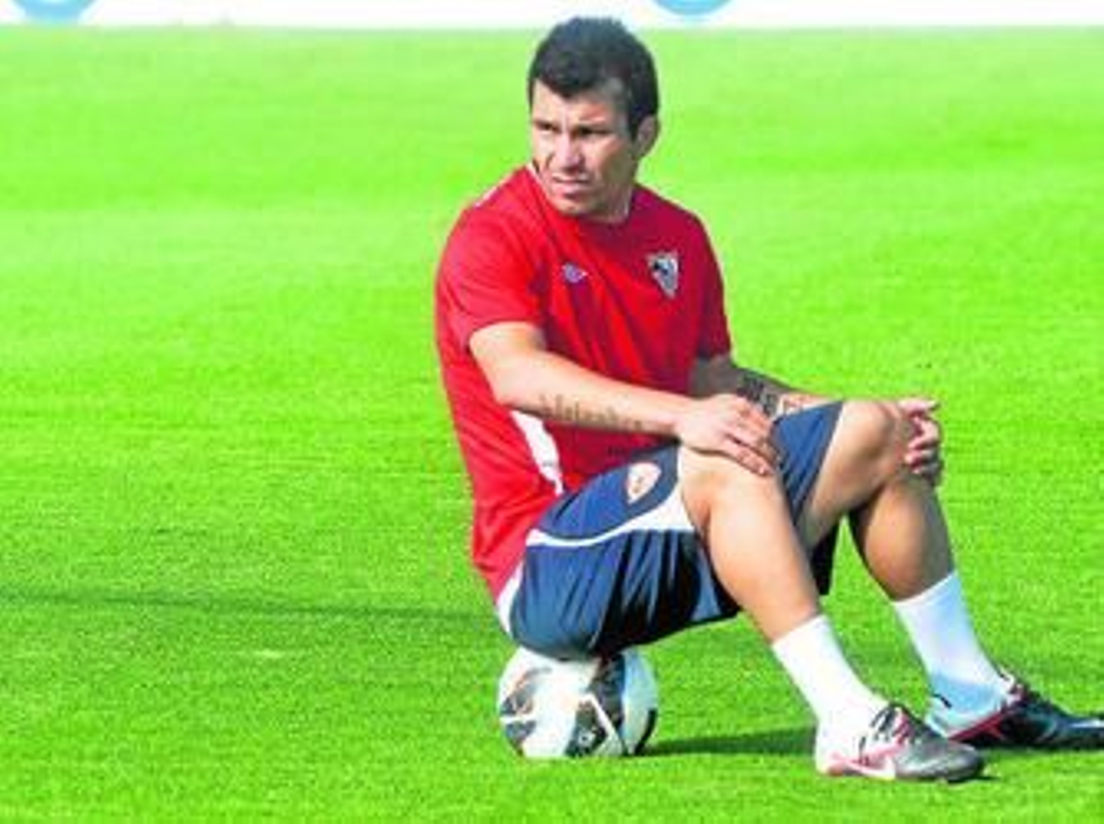 Medel, en un receso de un entrenamiento del Sevilla.