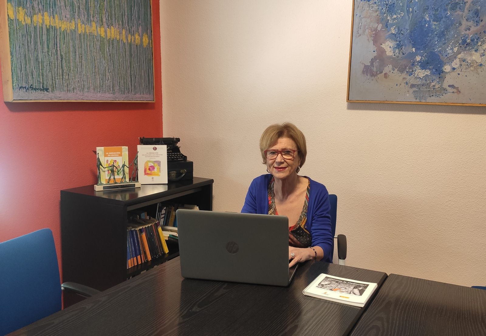 Trinidad Bernal, mediadora