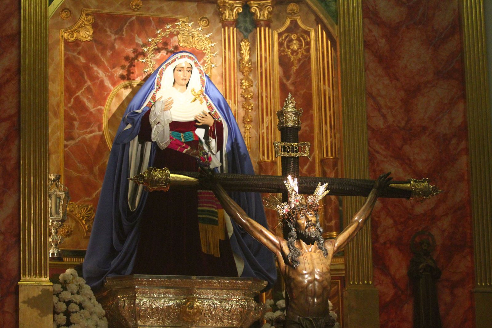 Imágenes del besapiés al Santísimo Cristo de la Expiración