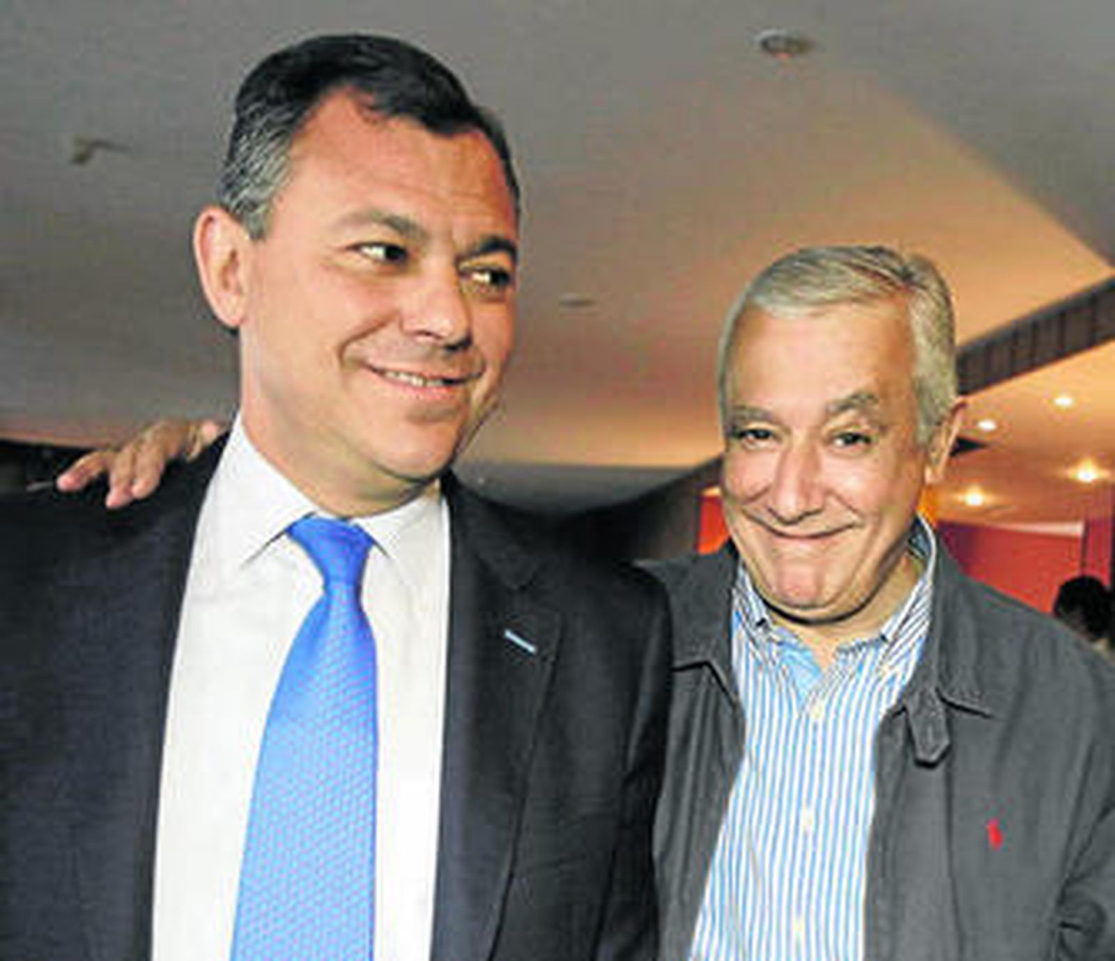 Arenas, ayer, junto a José Luis Sanz,  secretario general del PP andaluz, en Jerez.