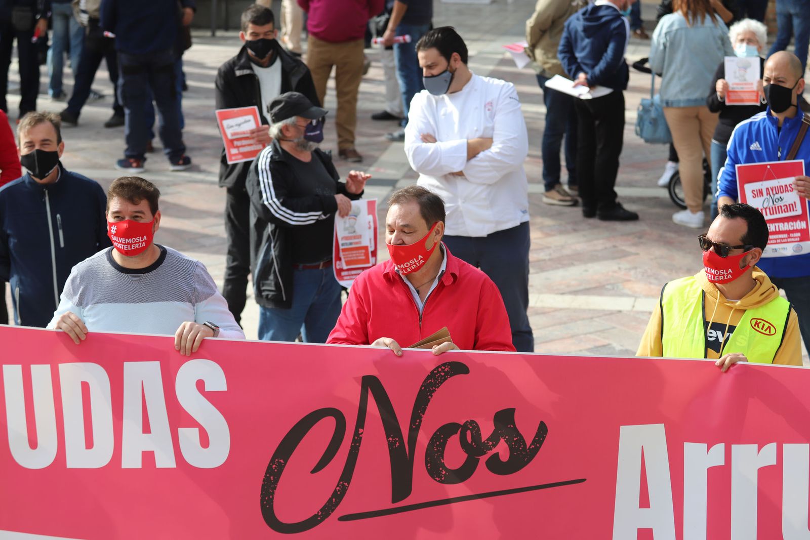 Imágenes de la concentración de los hosteleros de Huelva para reclamar ayudas.