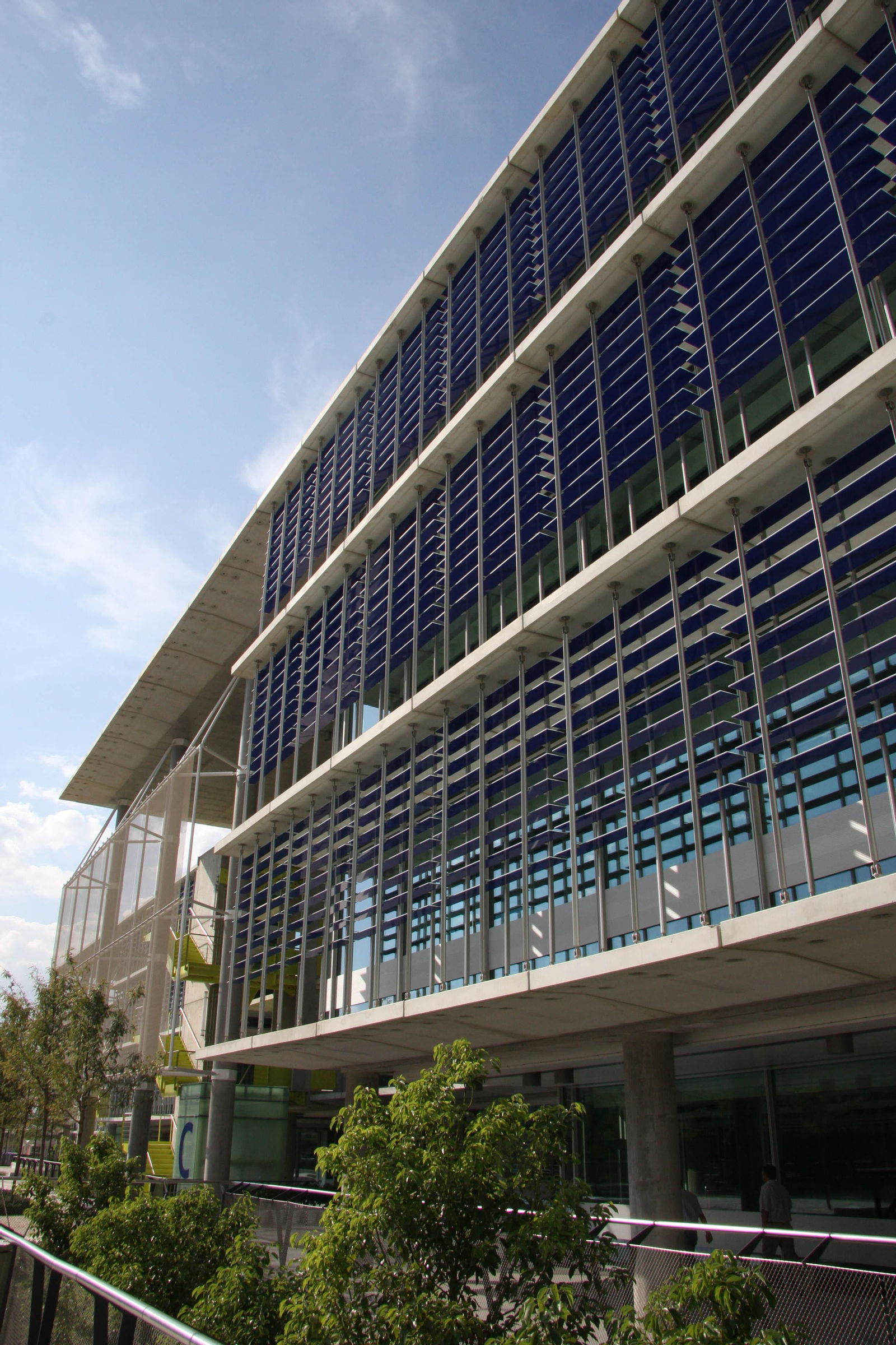 Edificio de la Universidad Loyola.