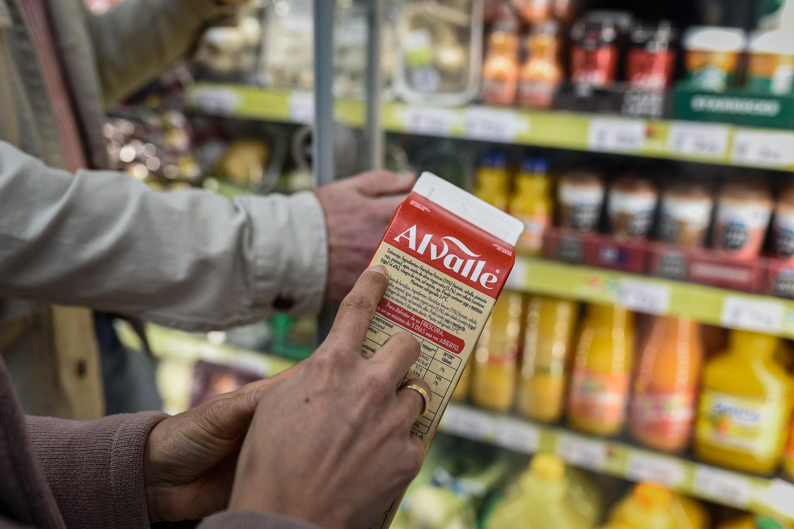 Imágenes de la compra de una familia celíaca en el supermercado