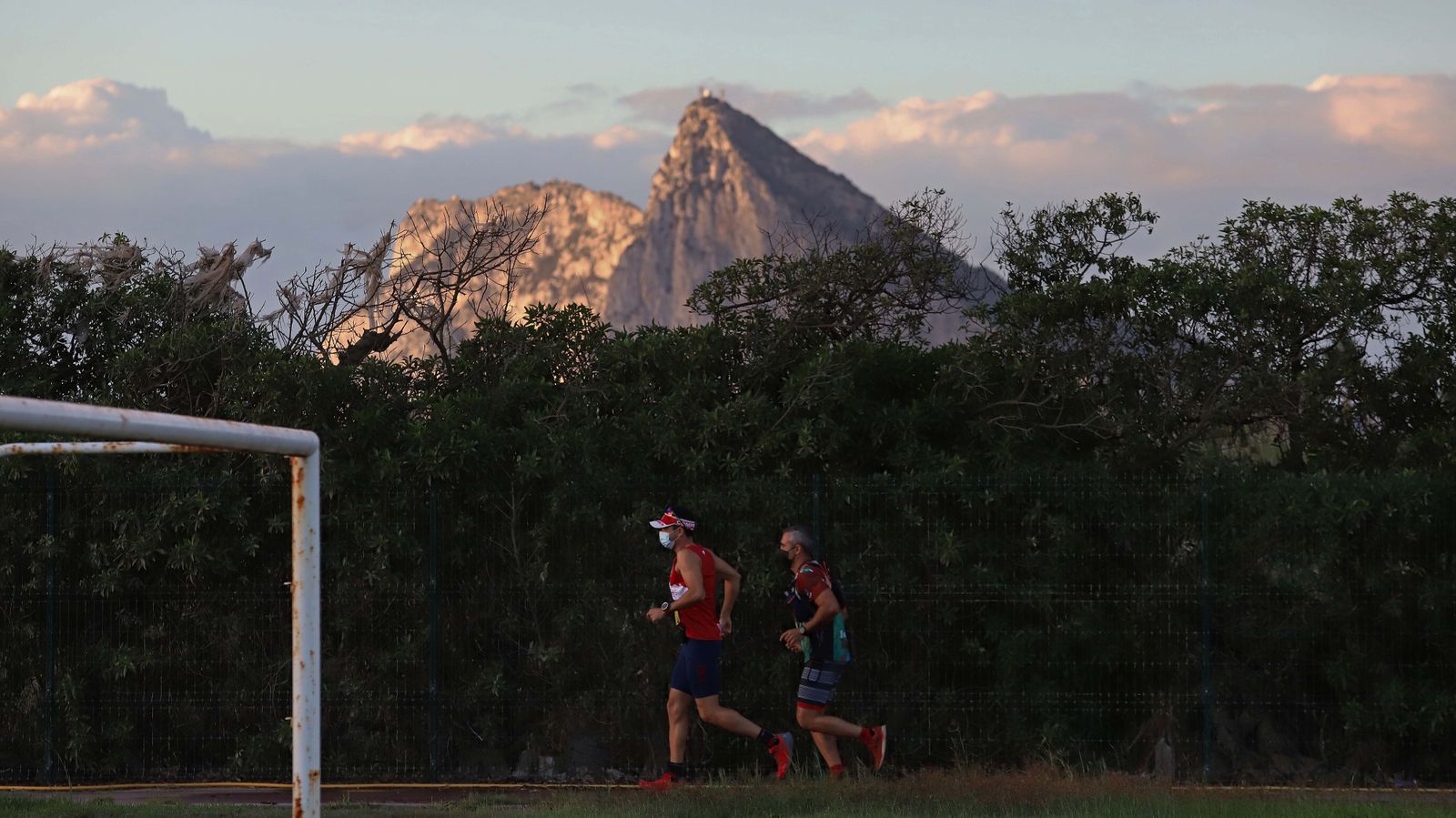 Fotos de la IX CXM Cresta Sierra Carbonera en La Línea