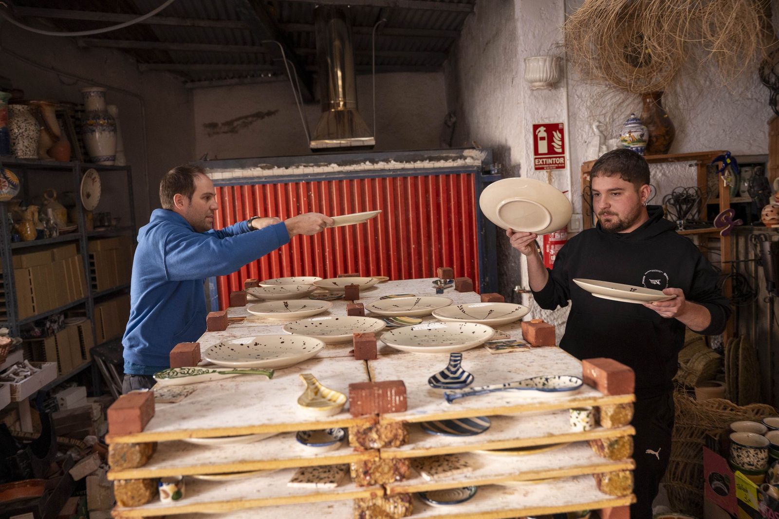 Viaje al centro del corazón alfarero de Níjar, en imágenes