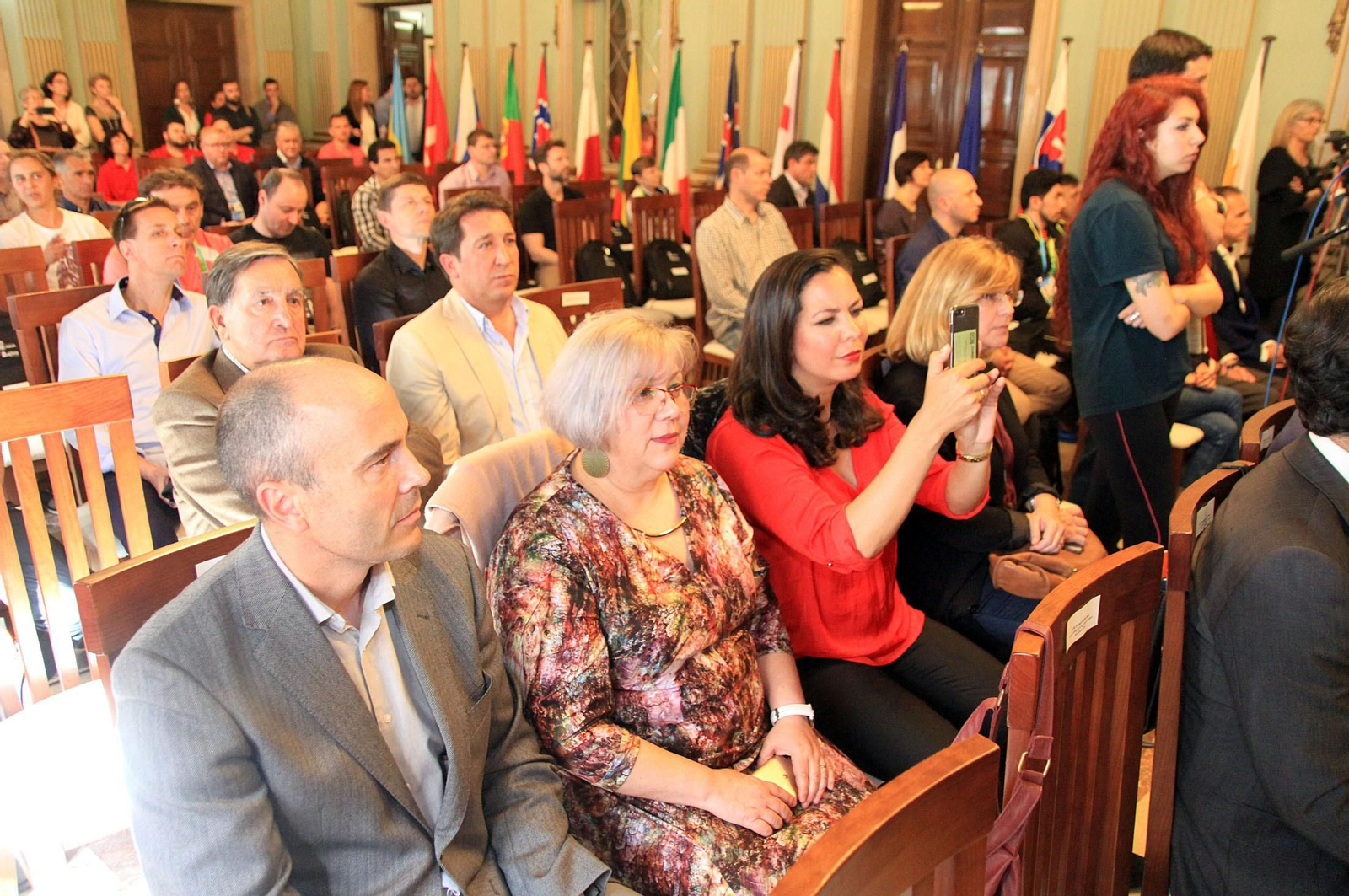 Imágenes de la recepción en el ayuntamiento a organizadores y participantes del Campeonato Europeo de Bádminton que se celebra en Huelva