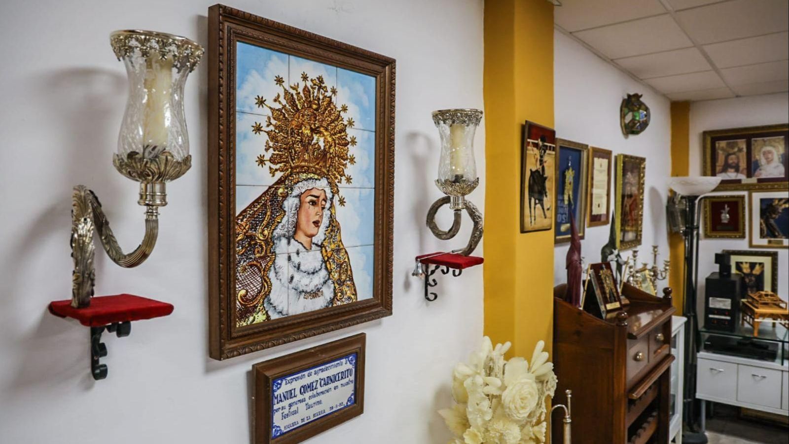 Azulejo de Nuestra Señora de la Esperanza Coronada