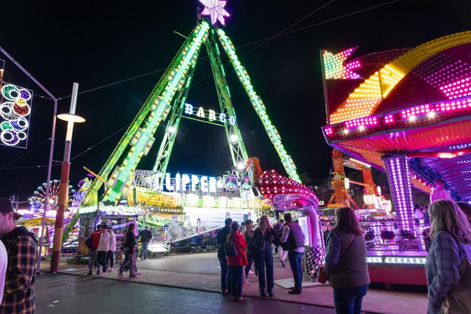 Feria de San Lucas por la noche, en imágenes