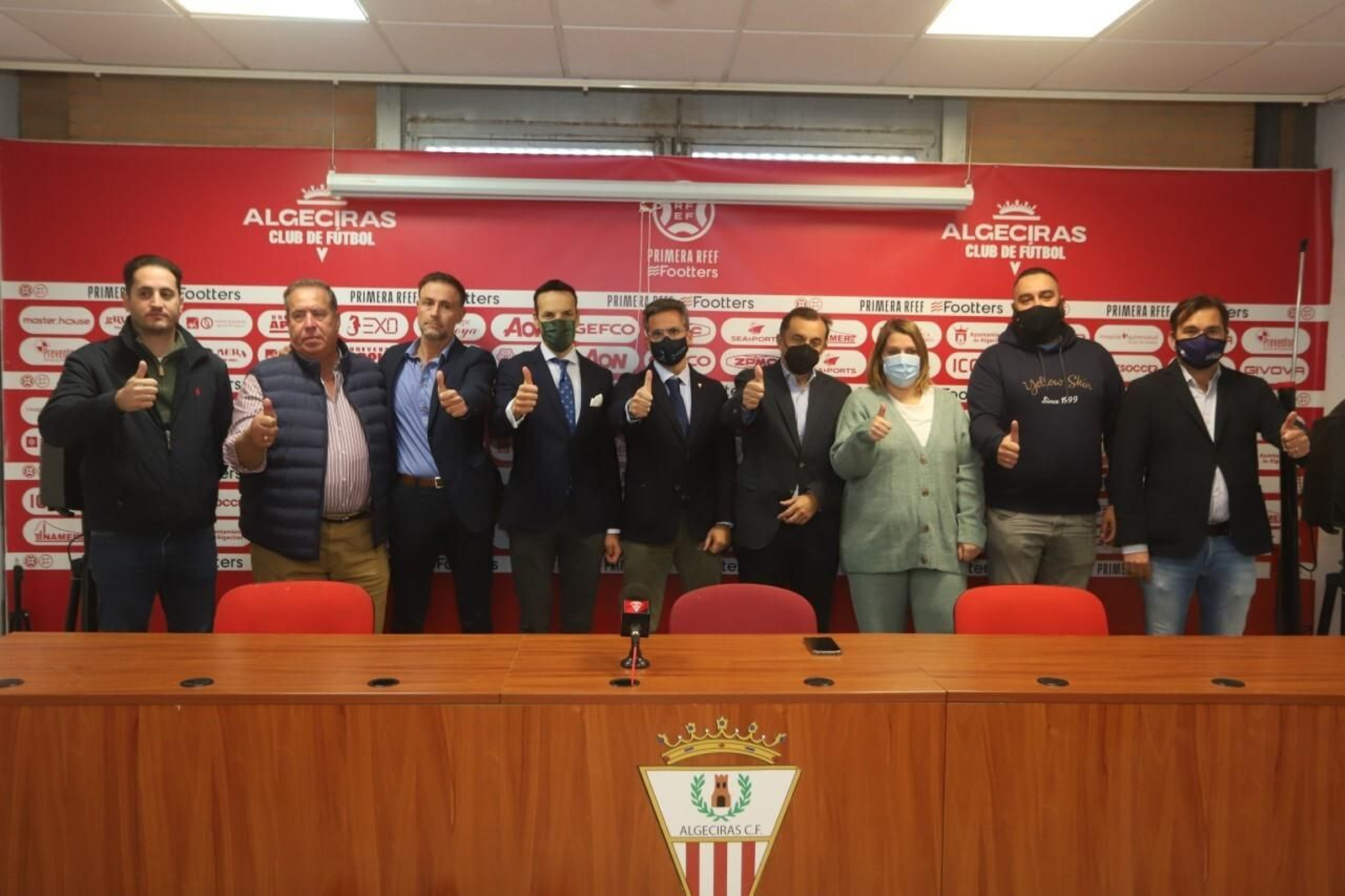 Félix Sancho y su equipo de trabajo en el Algeciras.