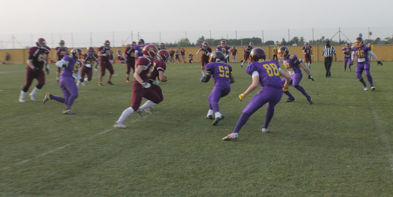 Los Linces intentan frenar el avance de los Cavaliers.