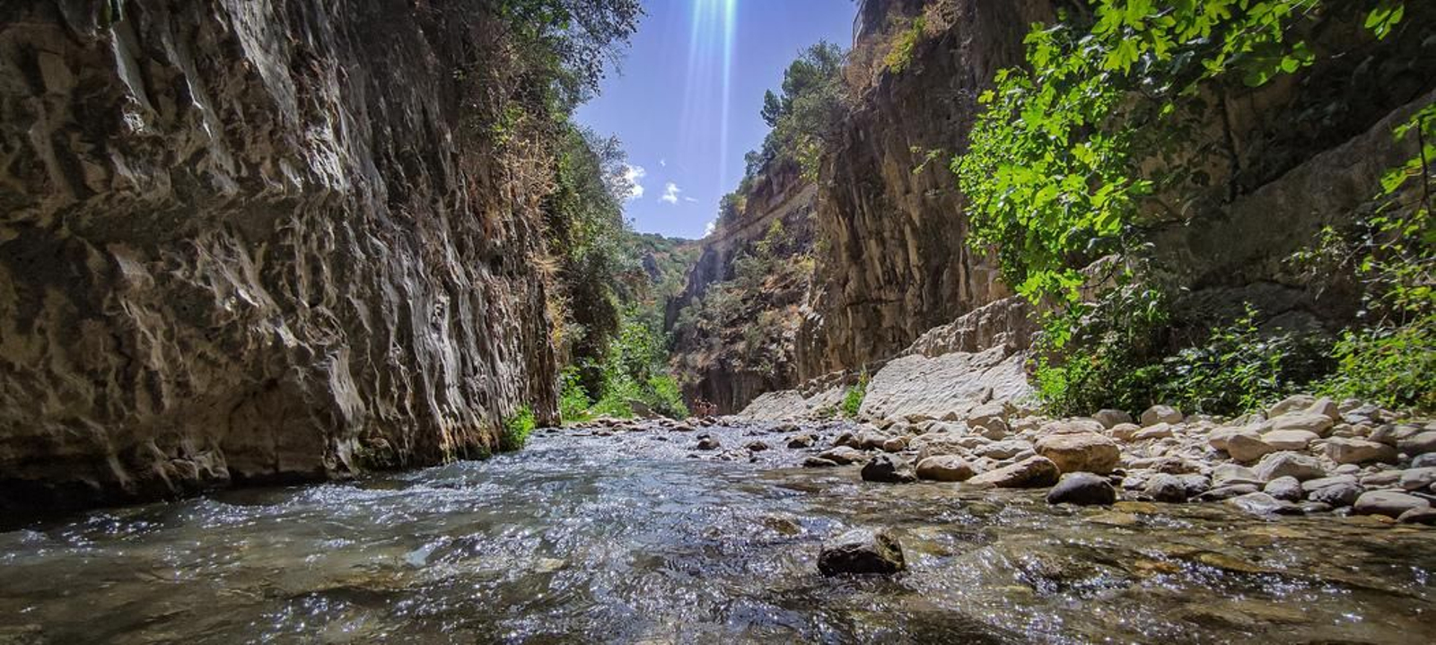 Ruta senderista y por el agua en Los Cañones de Río Frío de Jaén