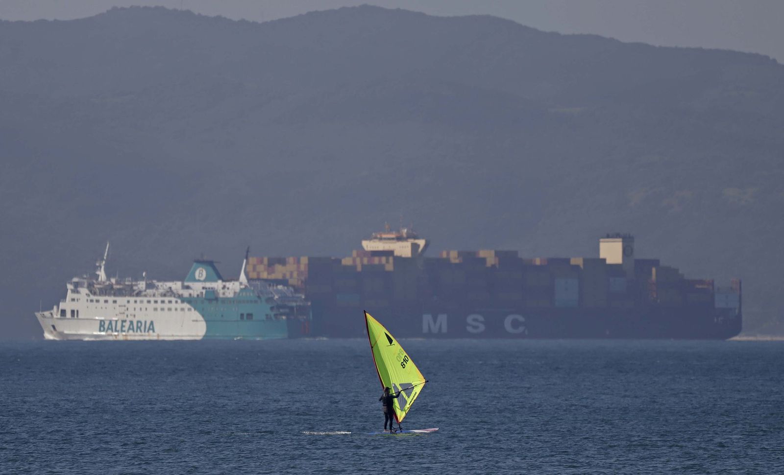 Las fotos de la segunda jornada opa de Andalucía de la clase Windsurfer, en La Línea