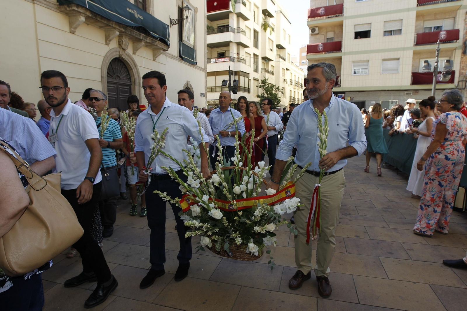 Fotogalería ofrenda floral a la Virgen del Mar. Feria de Almería 2019