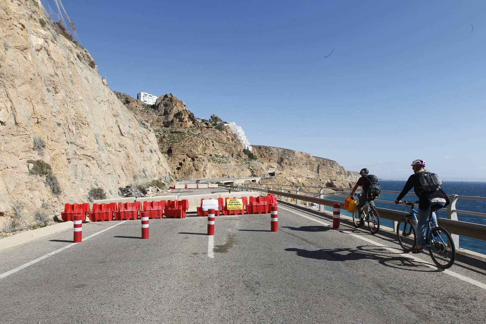 La carretera del Cañarete ha sufrido varios desprendimientos y obras en los últimos años La carretera del Cañarete ha sufrido varios desprendimientos y obras en los últimos años