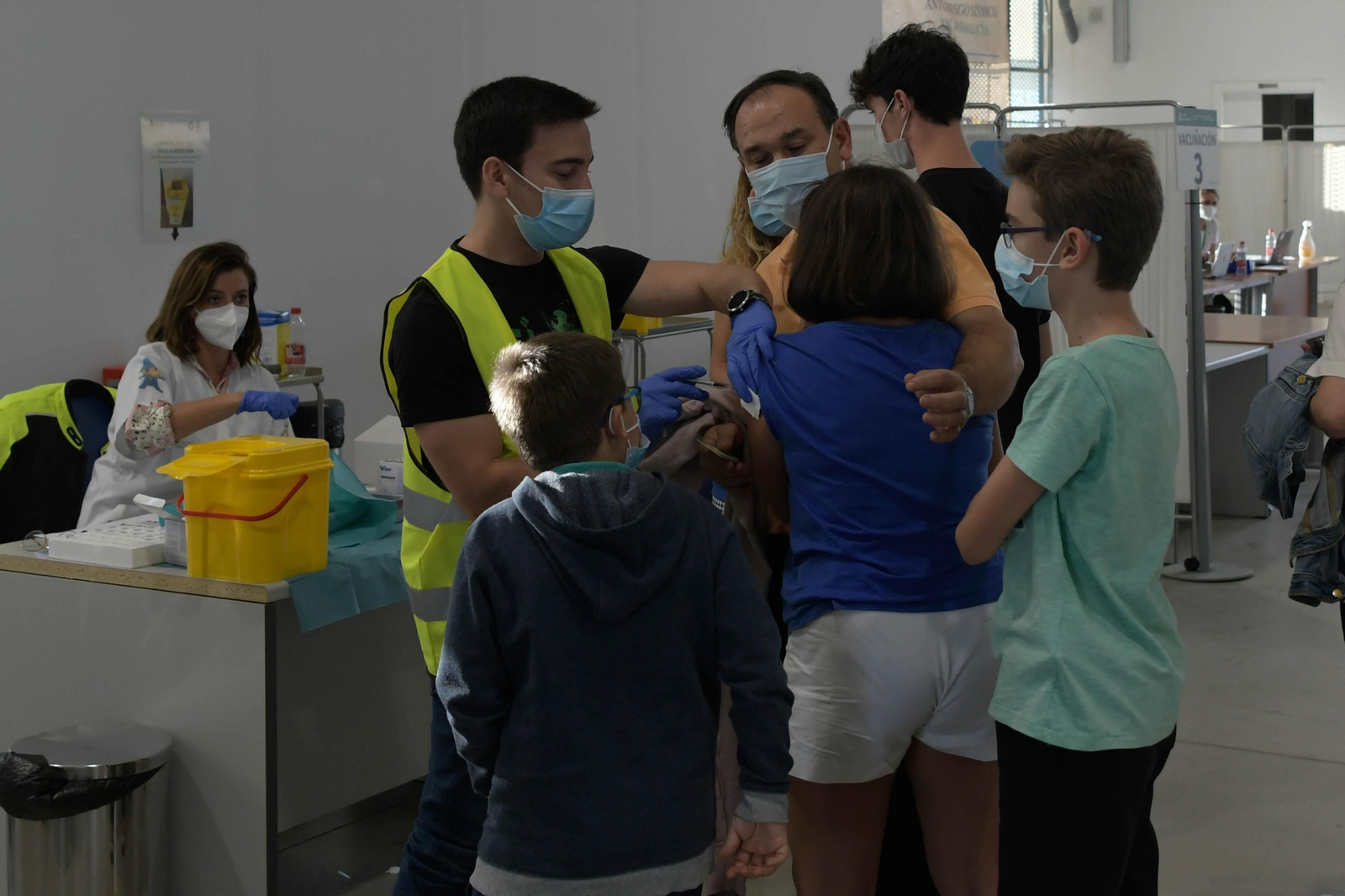 Fotos: así se ha cerrado el vacunódromo del Parque Norte de Bomberos de Granada
