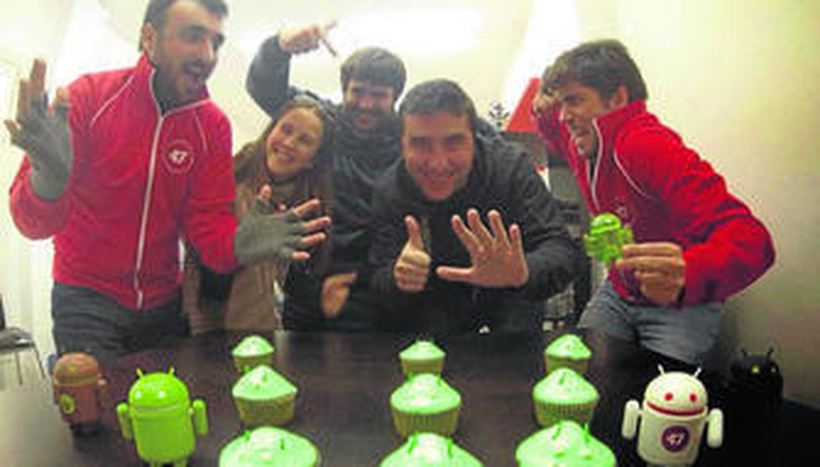 Los jóvenes componentes de 47 Degrees, creadores de la app 9 Cards