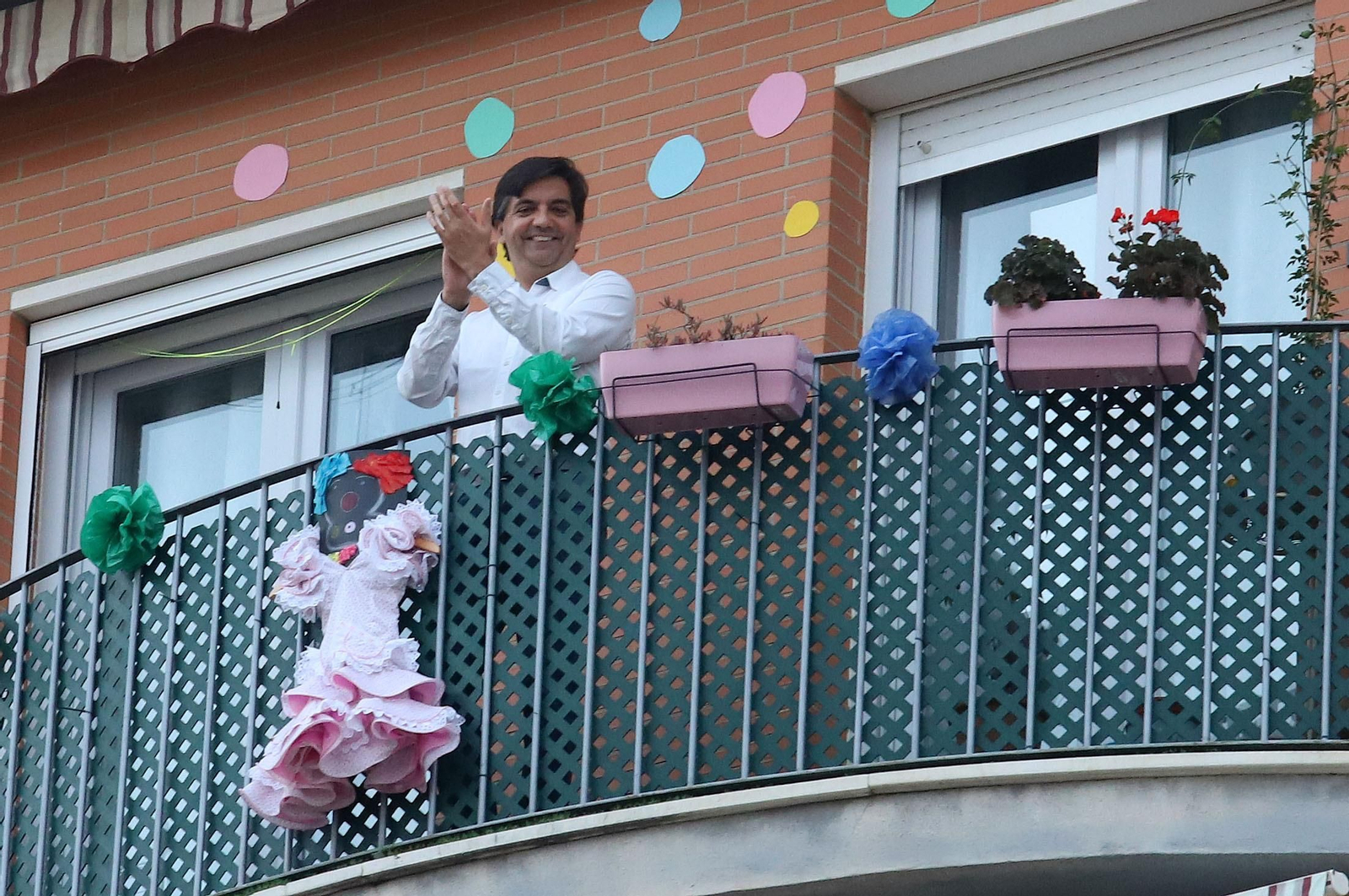 Imágenes de los aplausos de la calle Fenicios