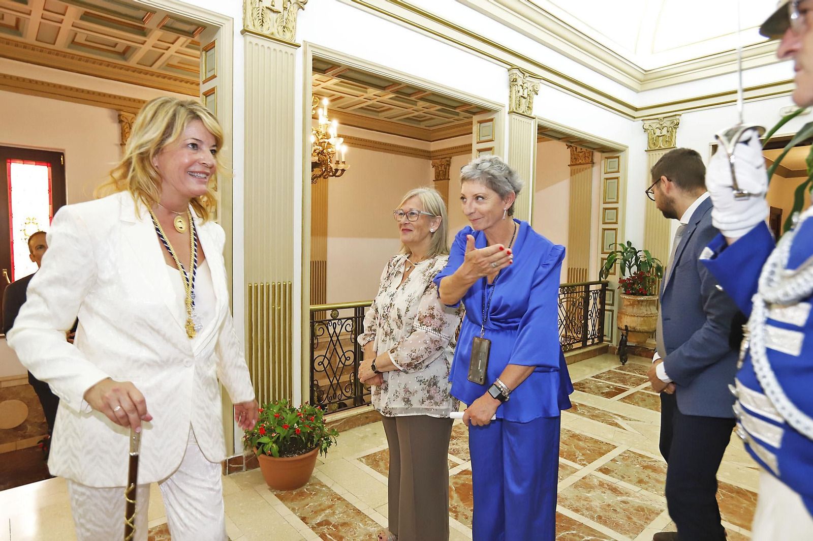 Imágenes de la toma de posesión de Pilar Miranda como alcaldesa de Huelva