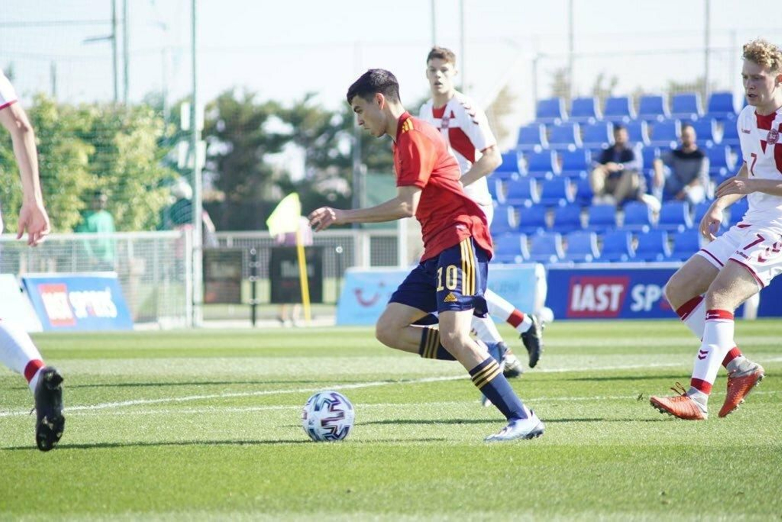 Las fotos de Ismael Casas y Ramón Enríquez en el empate con la sub 19 Las fotos de Ismael Casas y Ramón Enríquez en el empate con la sub 19