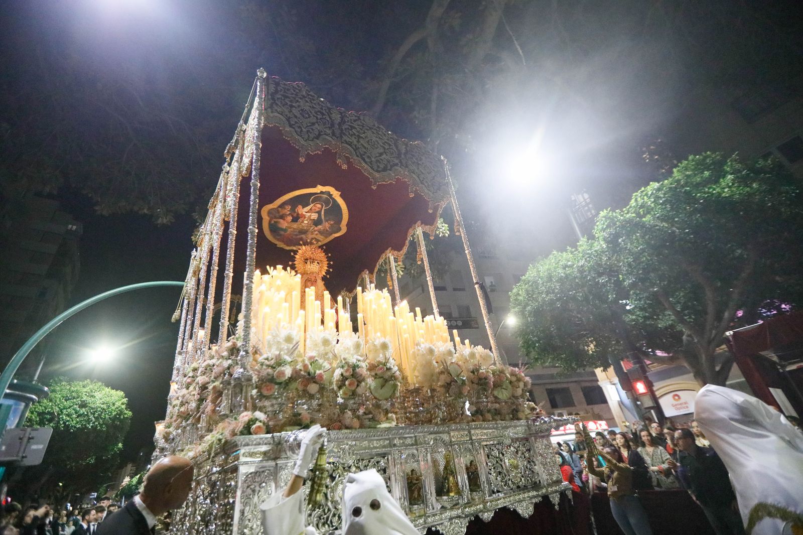 Te contamos en imágenes la Santa Cena tras la lluvia en la ciudad