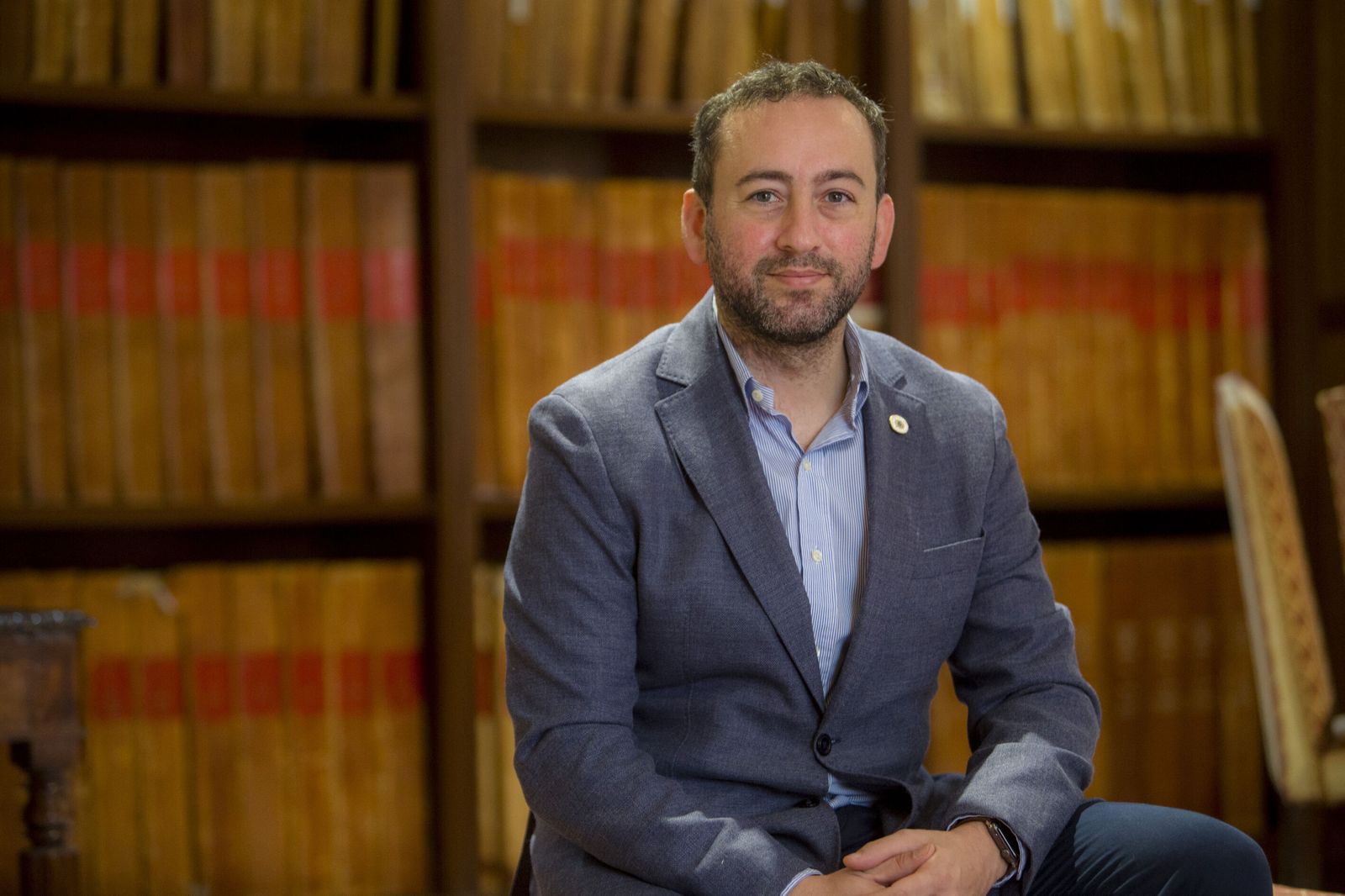 Diego Rodríguez Menacho en la hemeroteca de 'Diario de Cádiz'.