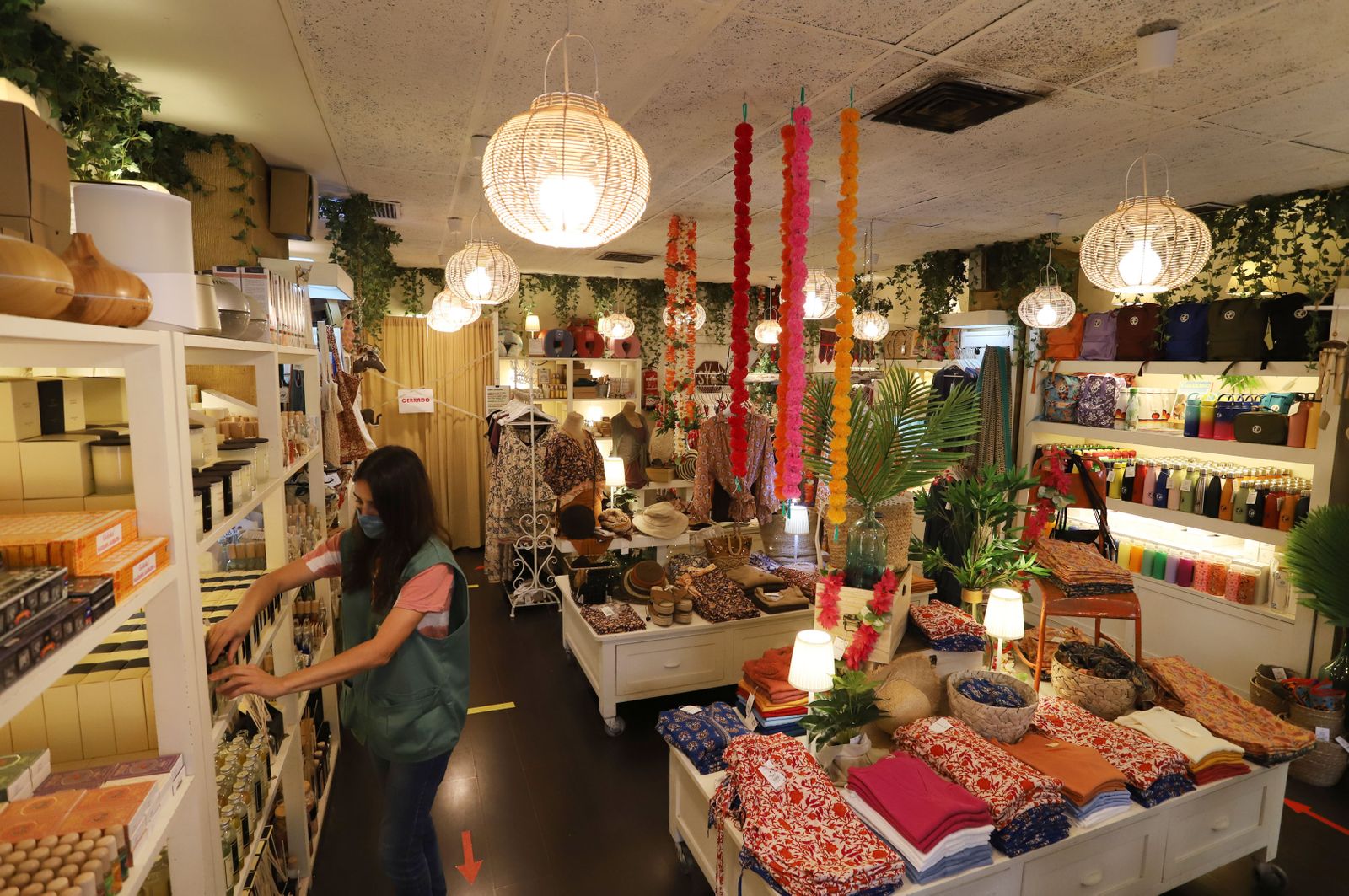 Bares y comercios se ven muy afectados por la subida del precio de la luz.