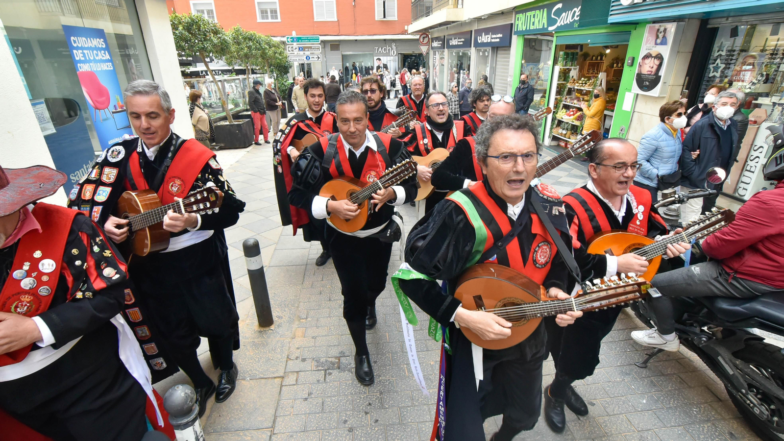 Pasacalles del Certamen de Tunas en Algeciras